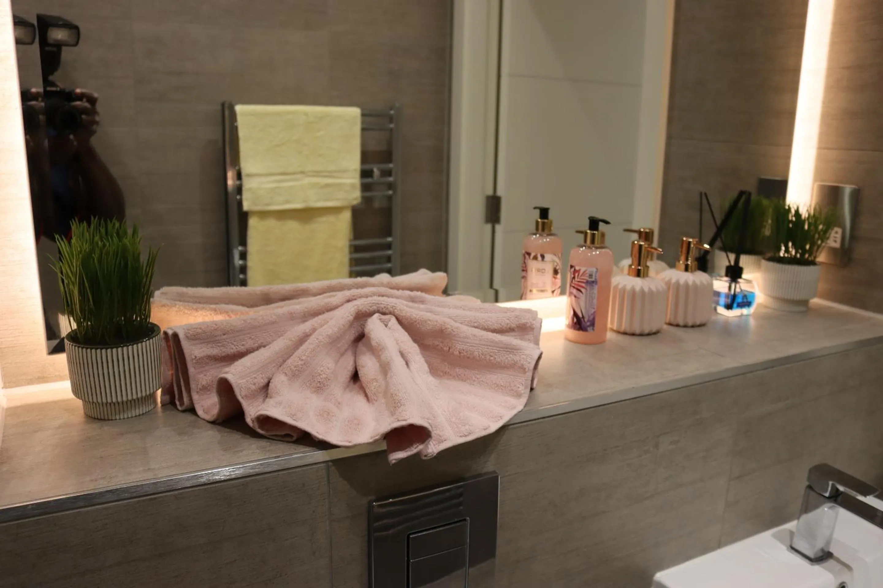 Bathroom in MK SHORTSTAY DELUXE-Flat 2