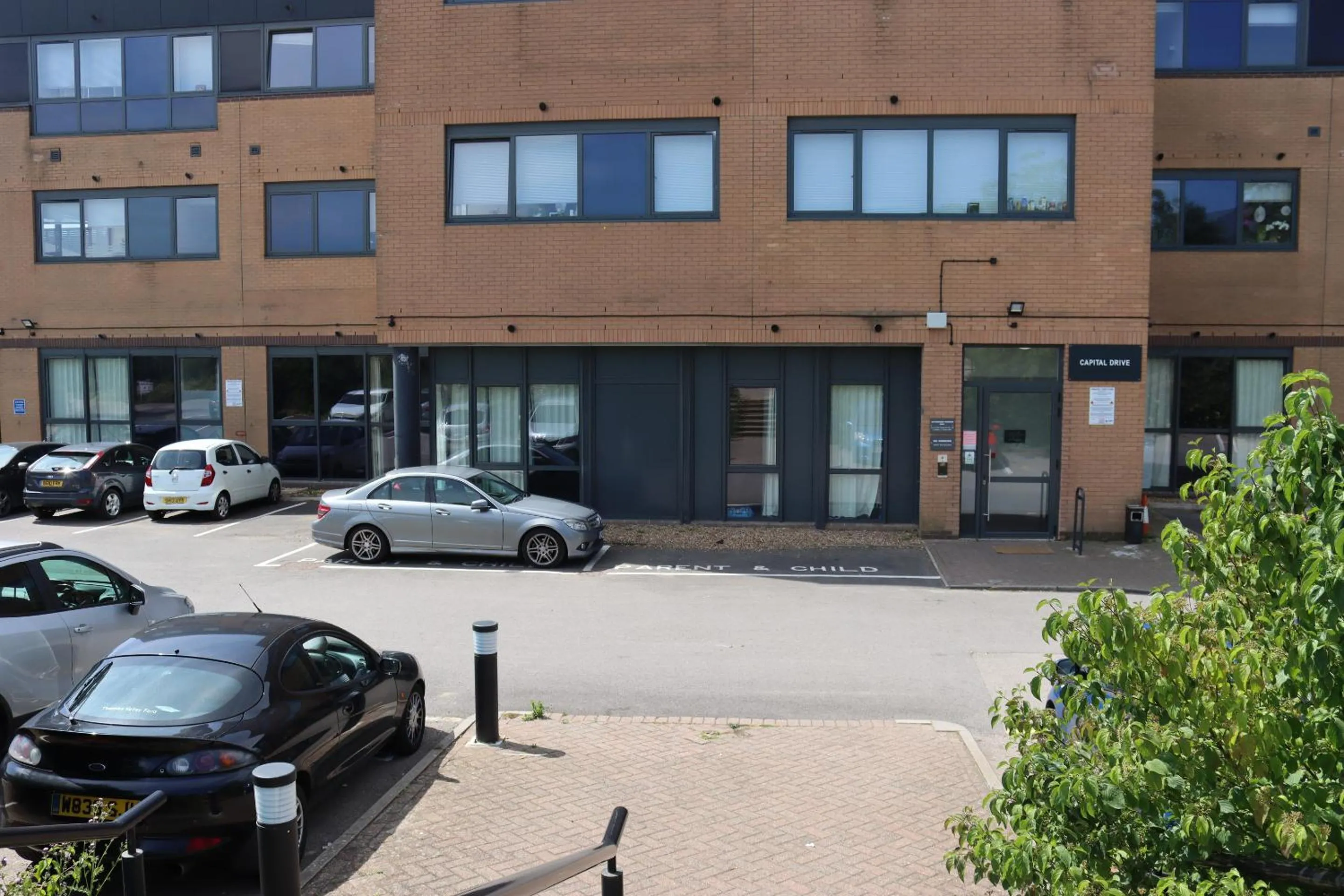 Garden in MK SHORTSTAY DELUXE-Flat 2