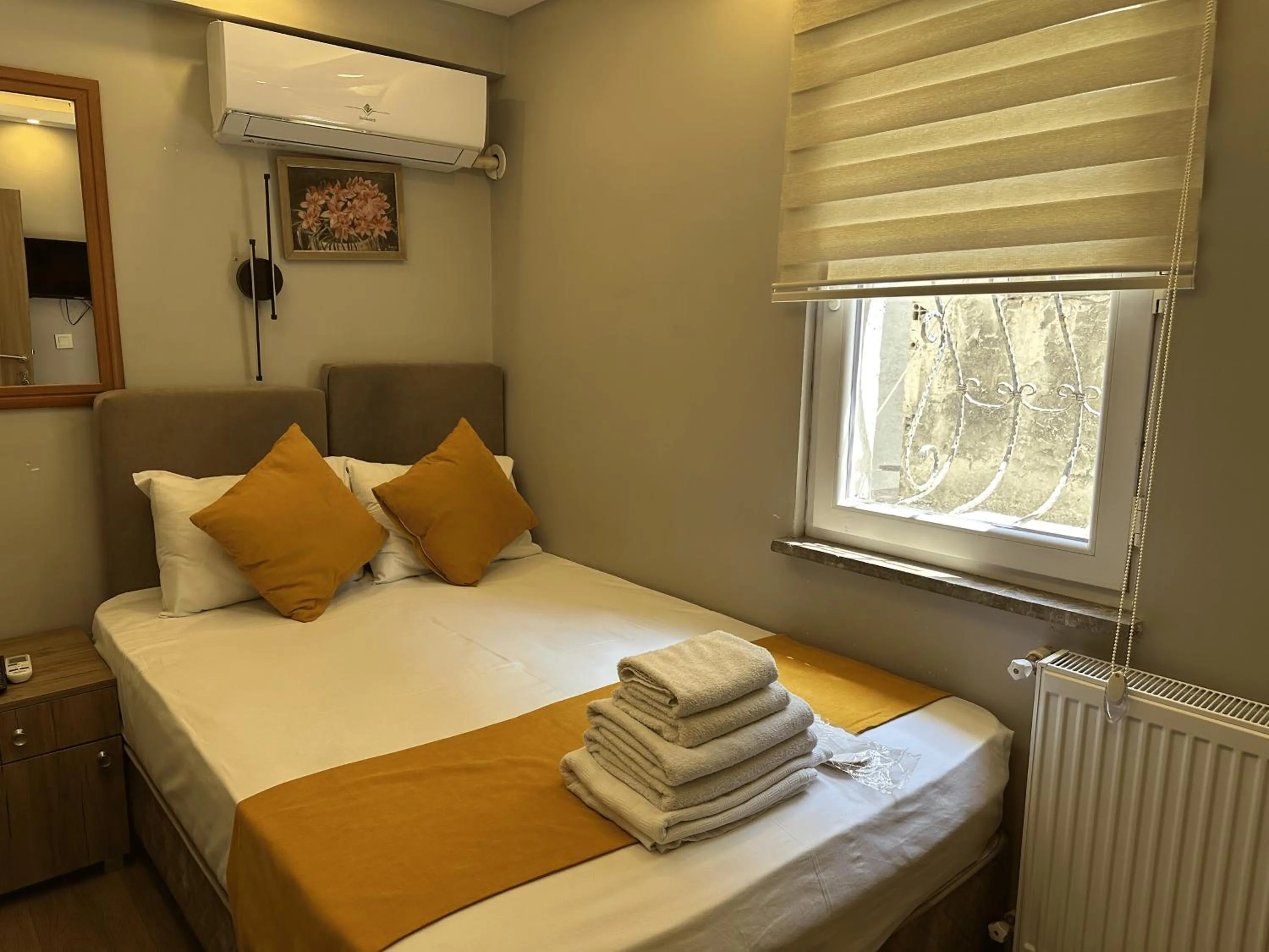 Photo of the whole room in Mr Lion Kumkapı Otel