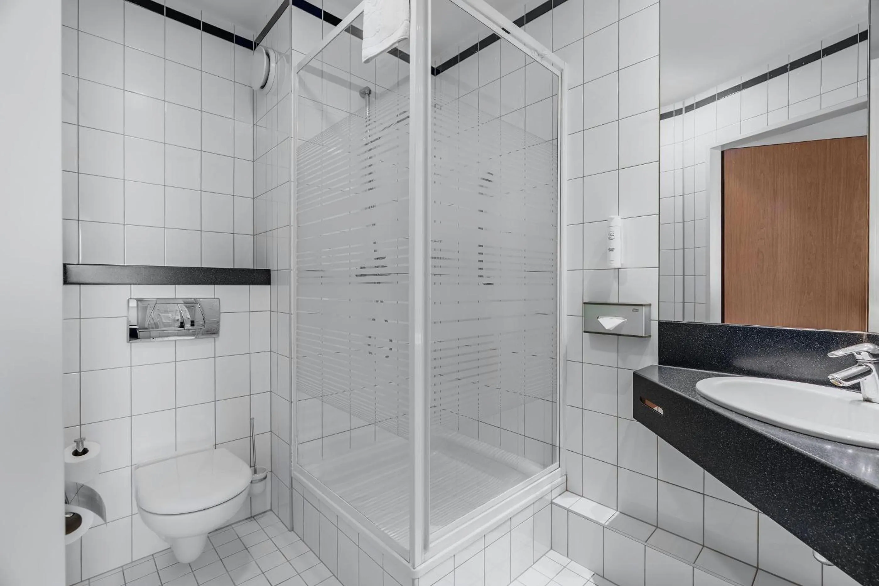 Bathroom in Express Kraków Hotel