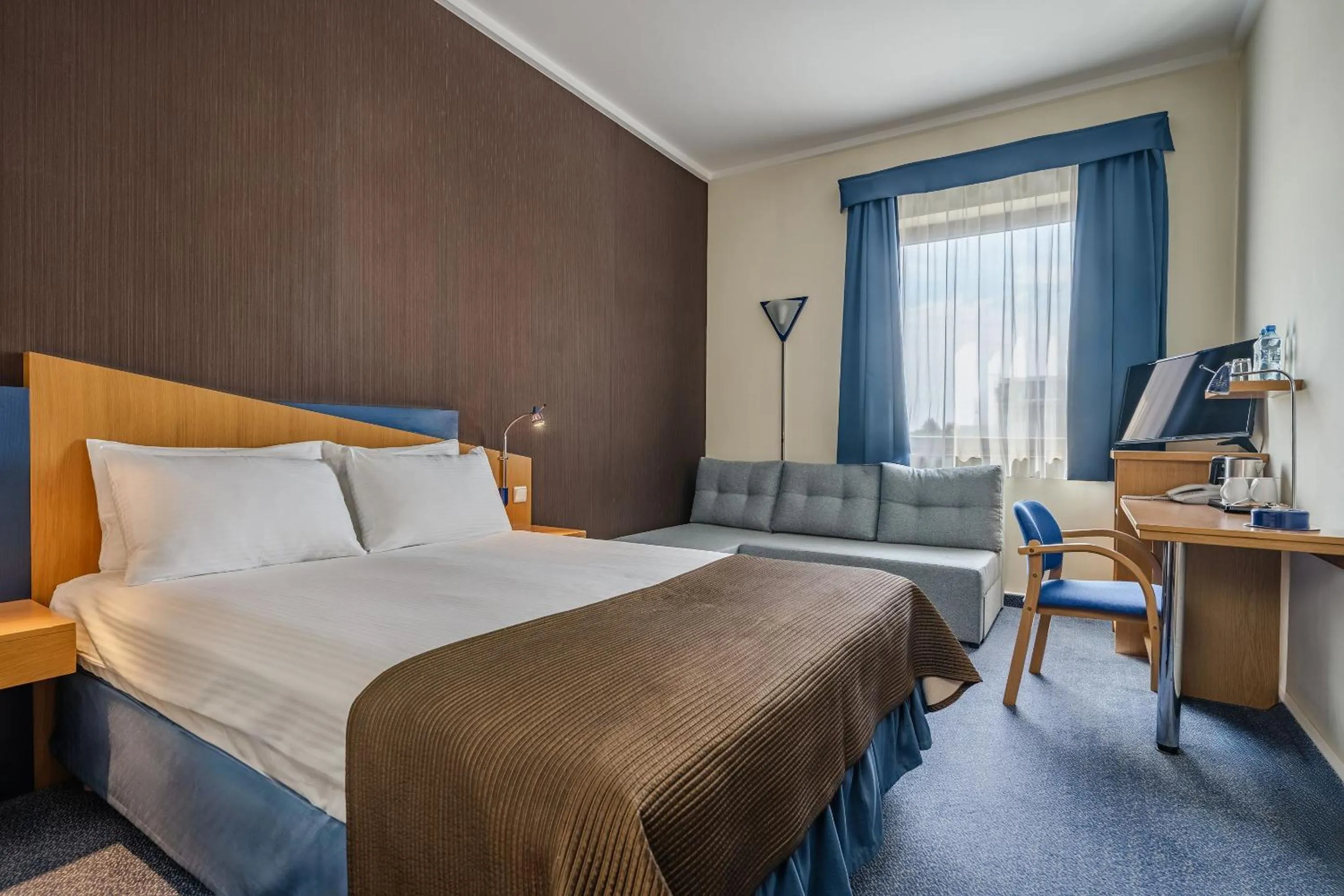 Bedroom, Bed in Express Kraków Hotel