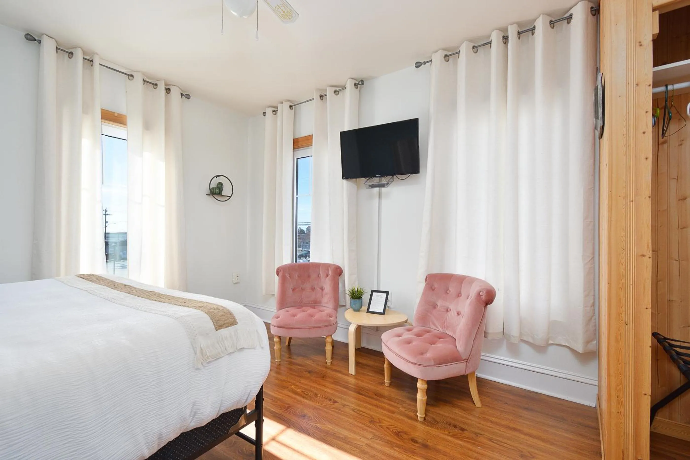 Bed in Pepperell Place Inn Inc.