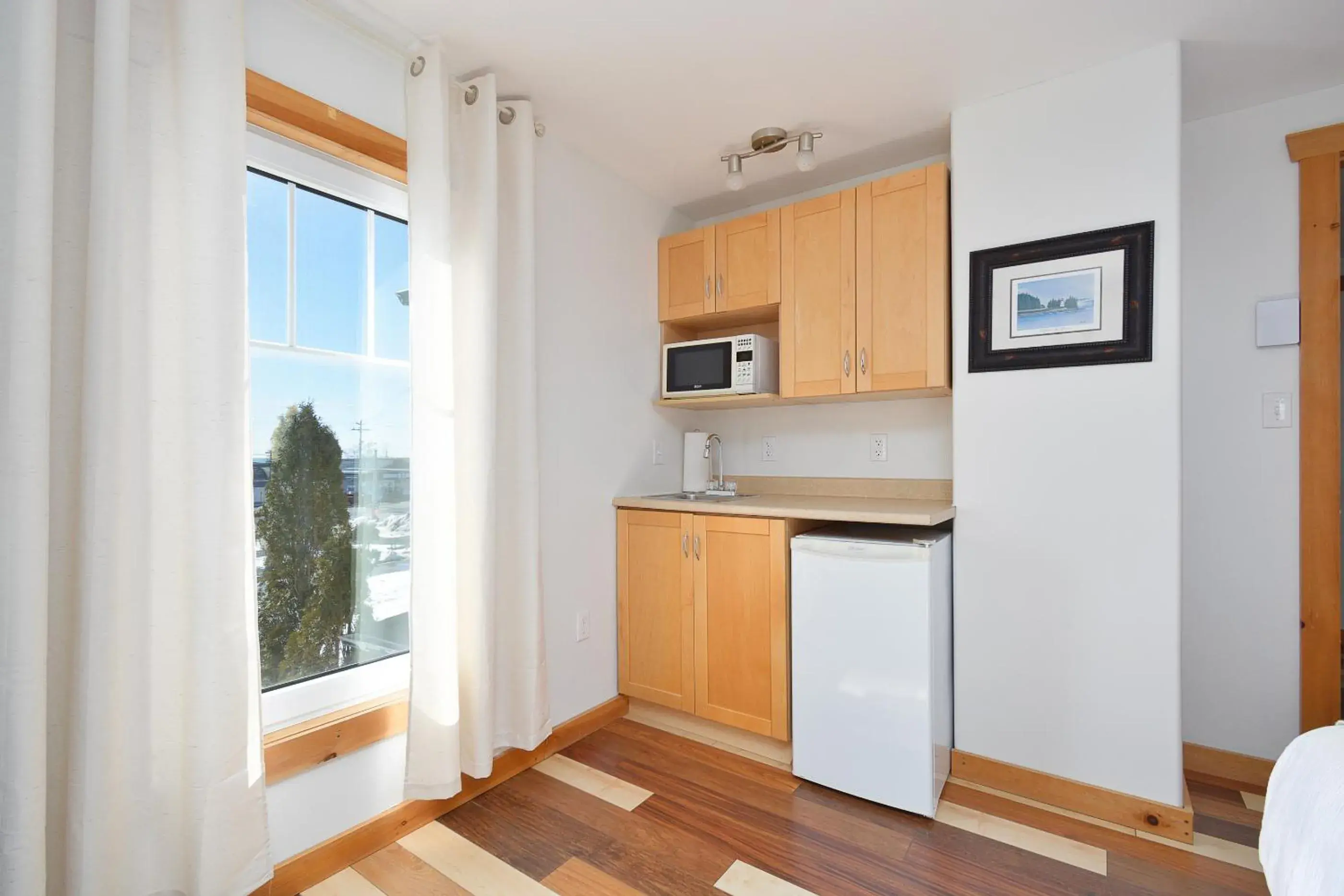 Deluxe King Suite in Pepperell Place Inn Inc. Deluxe King Suite in Pepperell Place Inn Inc.