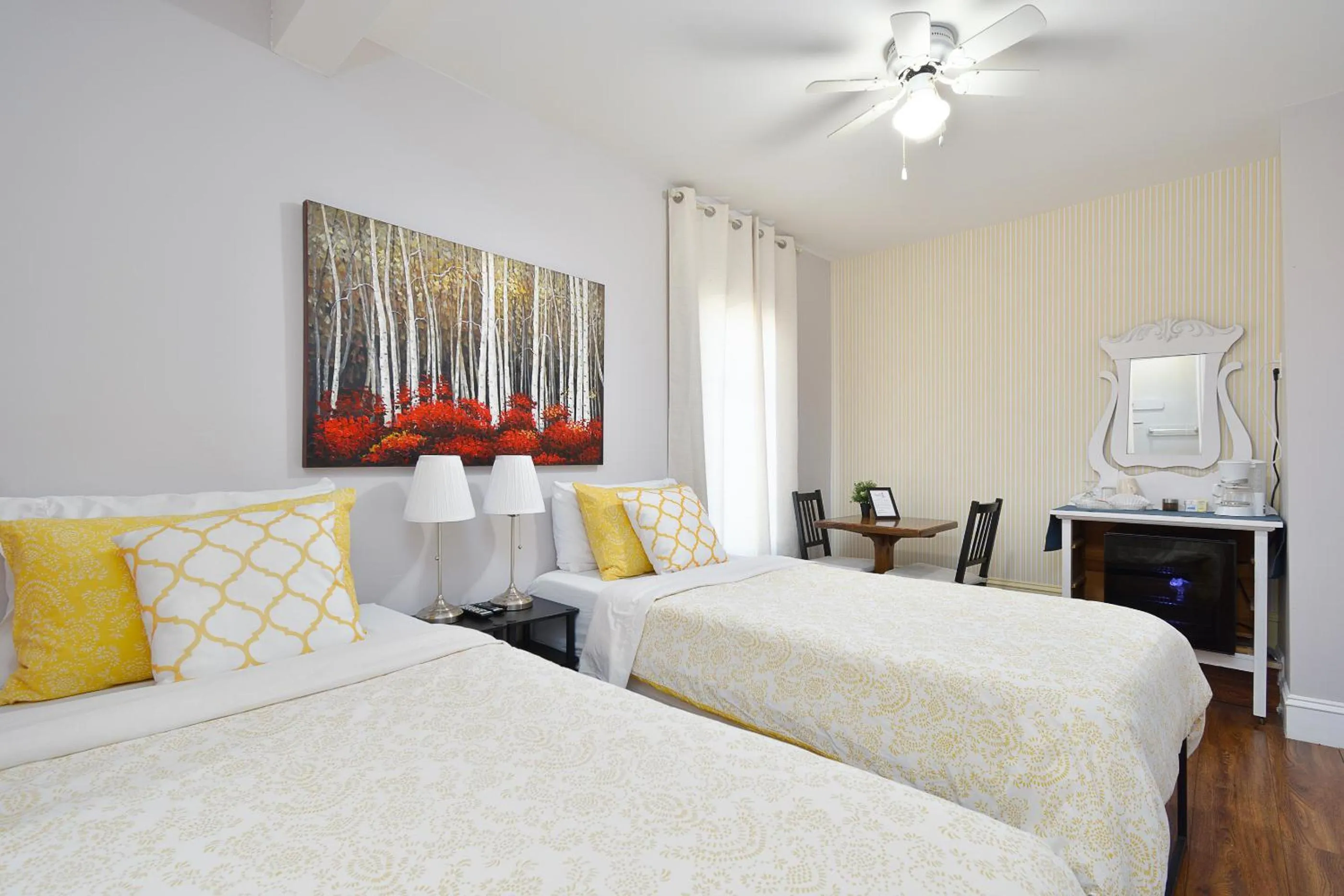 Bed in Pepperell Place Inn Inc.