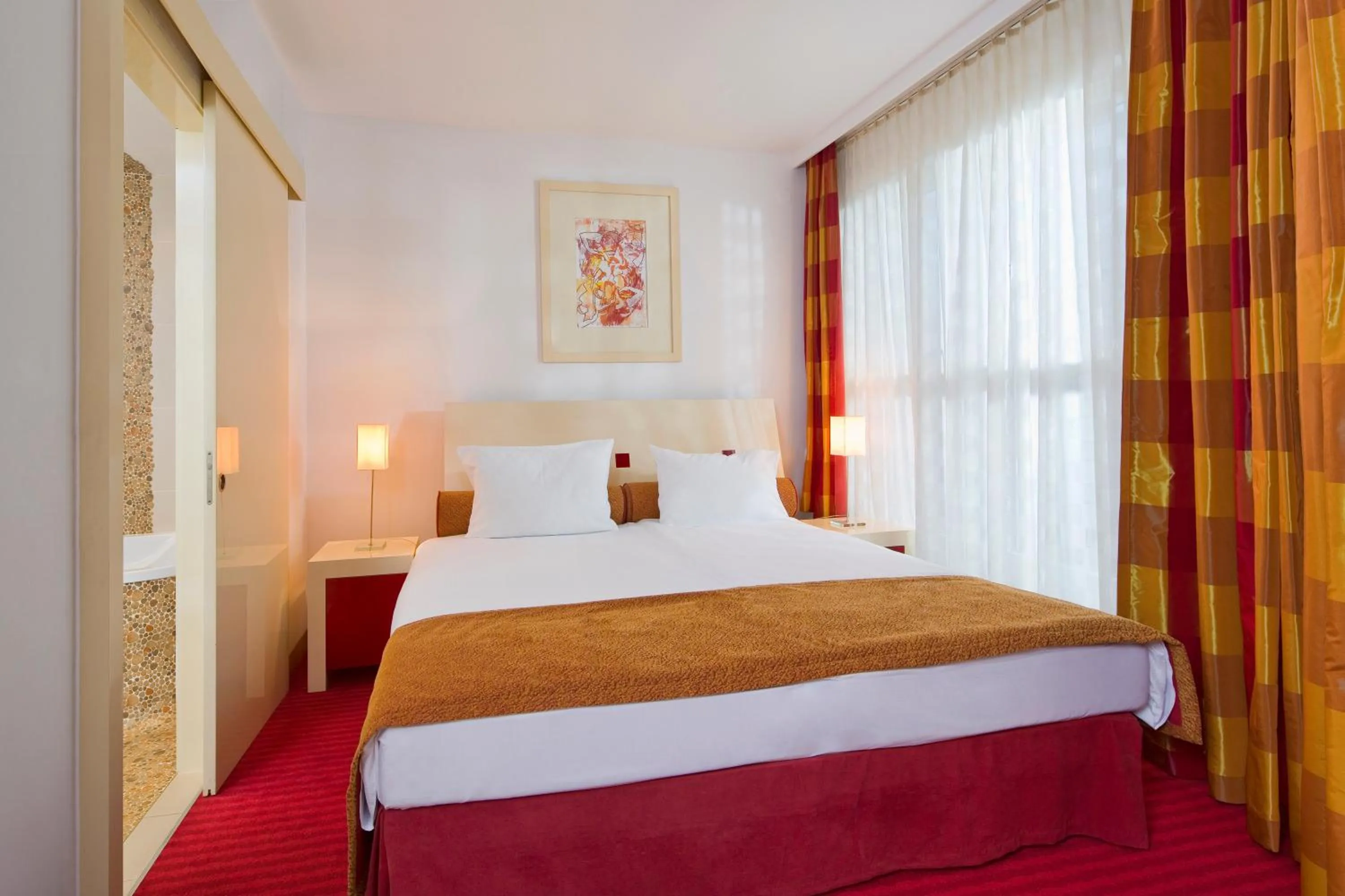 Day, Bed in Mamaison Residence Diana