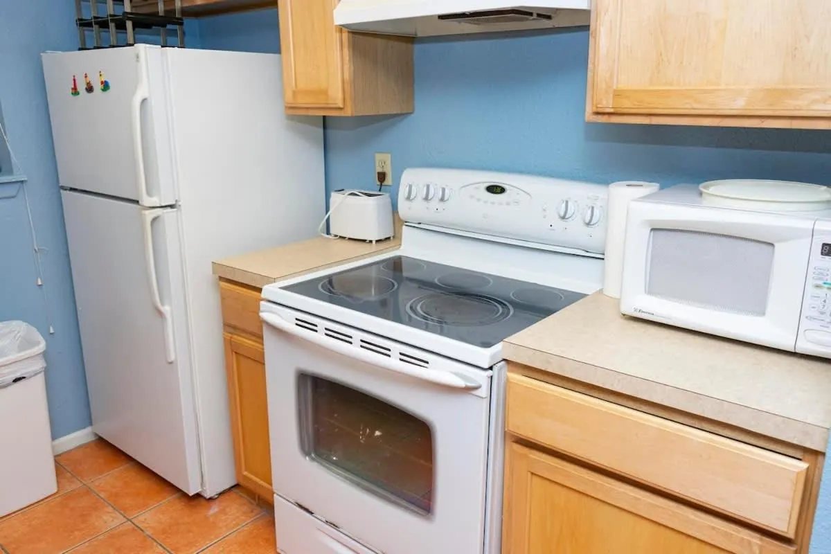 Kitchen or kitchenette in Atrium #102