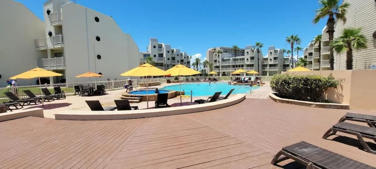 Swimming pool in Bahia Mar #426