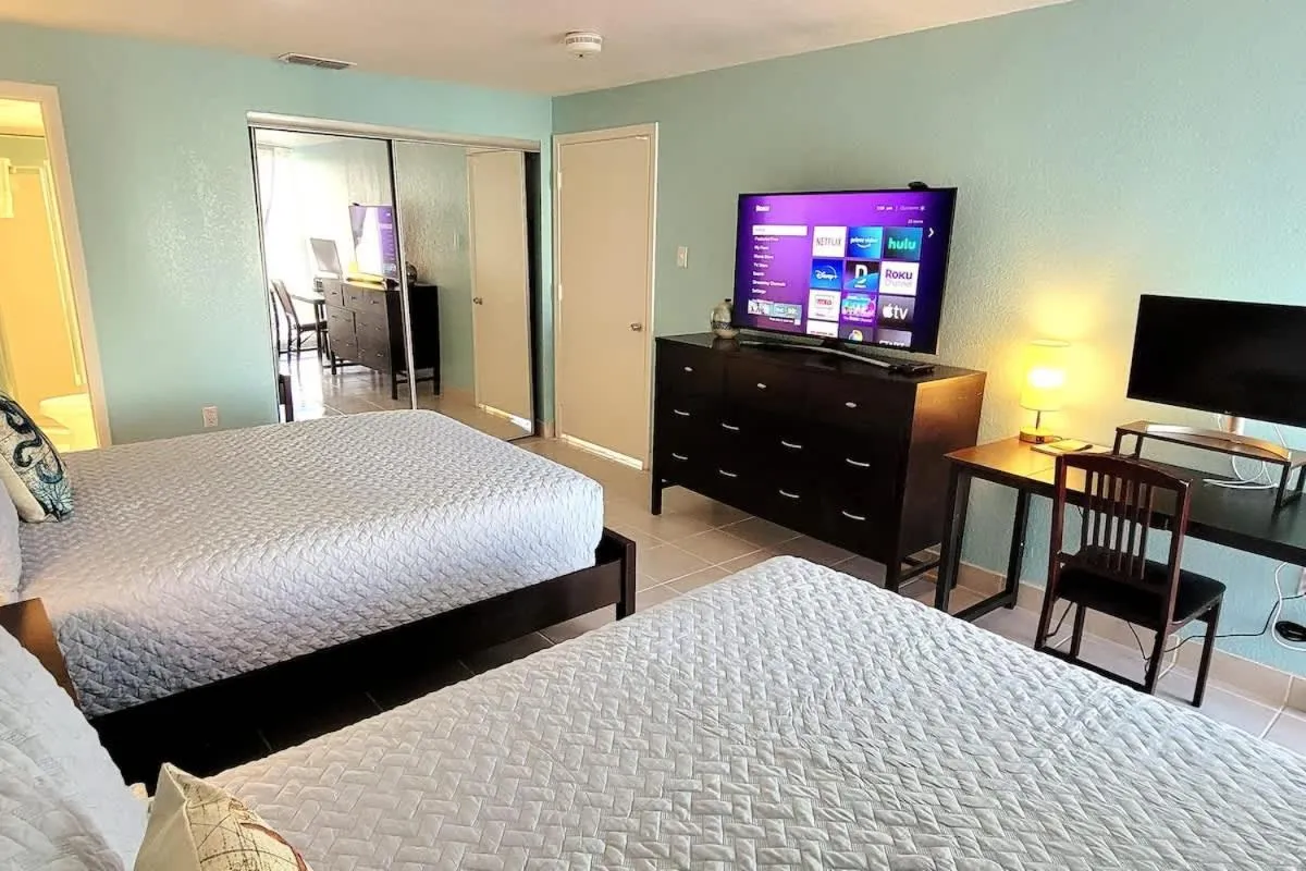 Bed in Bahia Mar #426