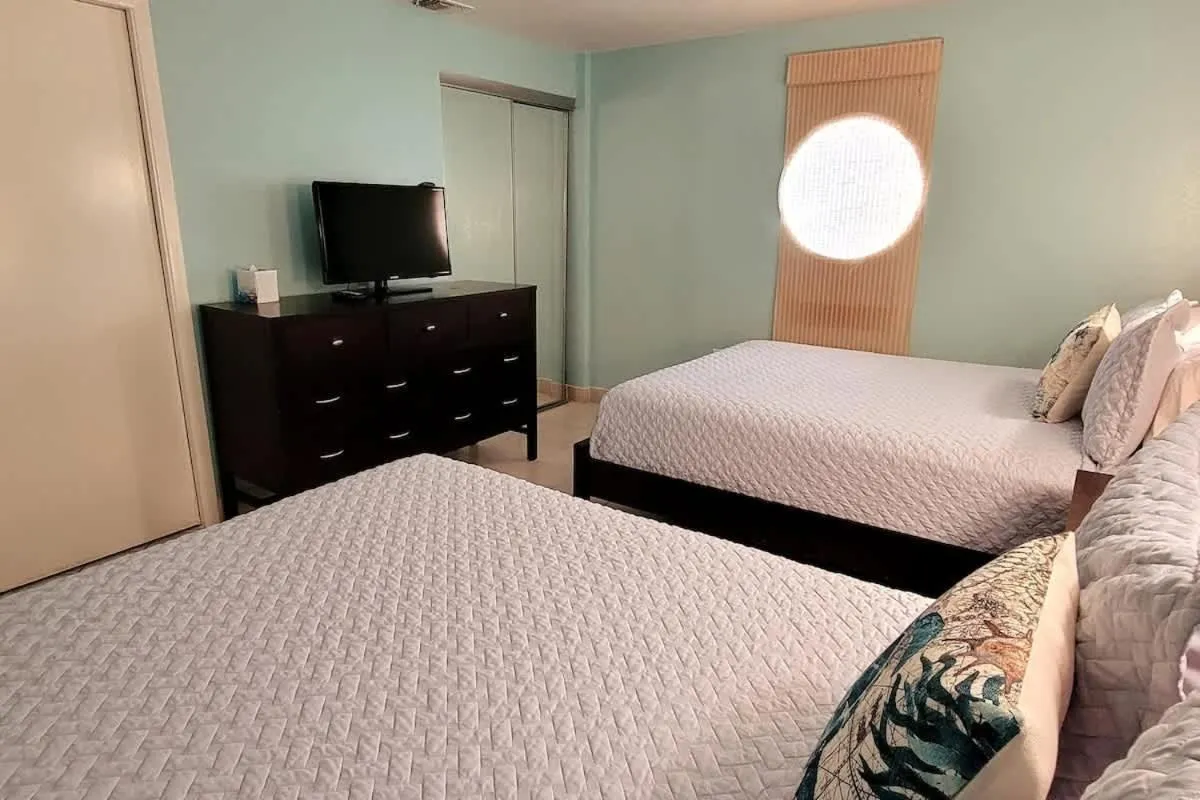 Bed in Bahia Mar #426