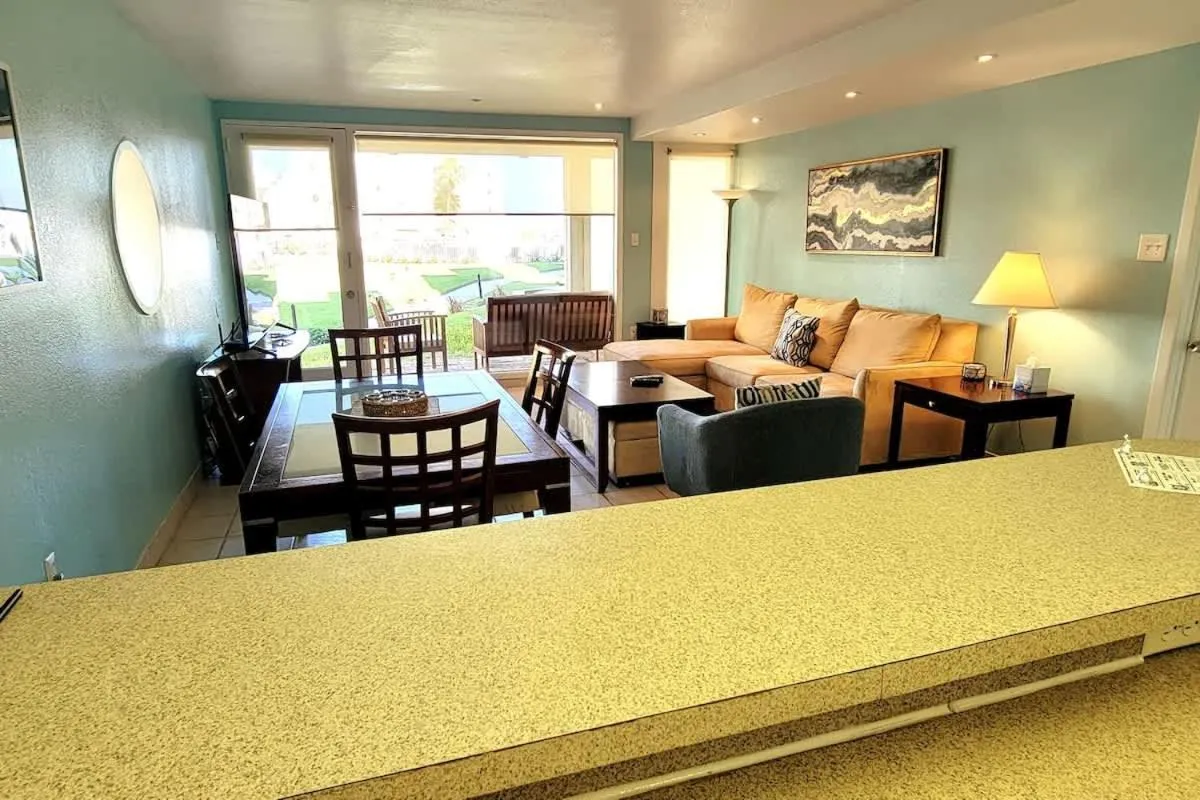 Dining area in Bahia Mar #426