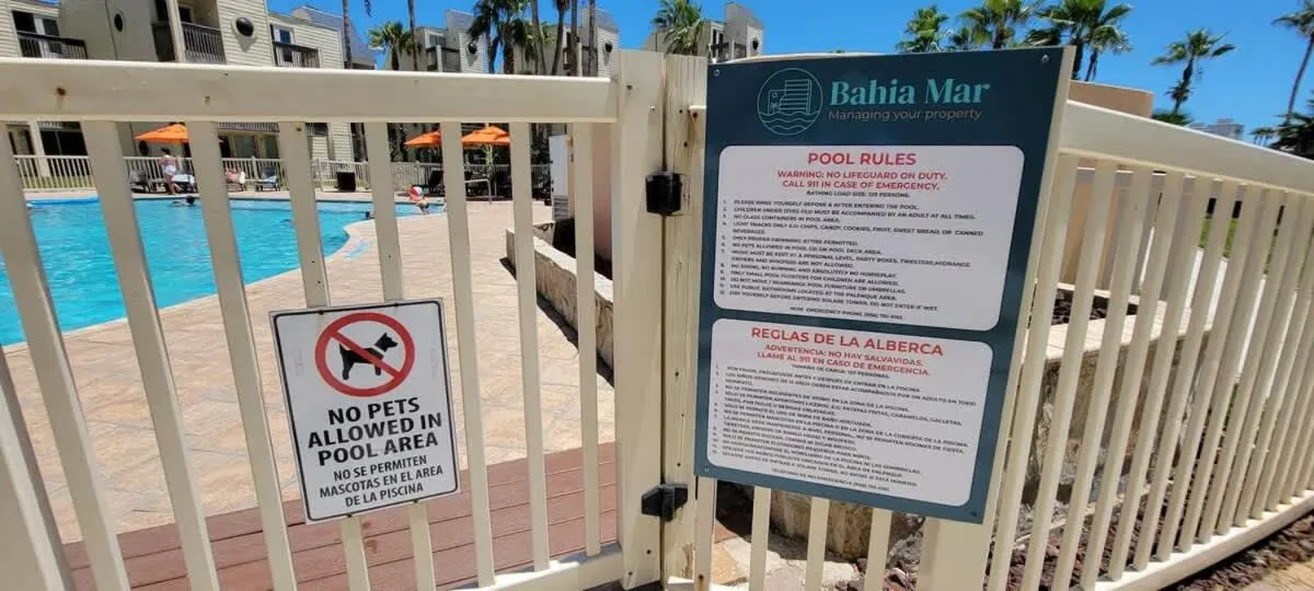 Swimming pool in Bahia Mar #426