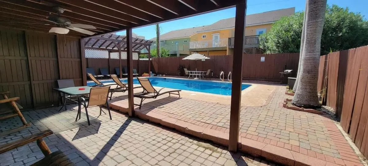 Swimming pool in Campeche Triplex Unit A