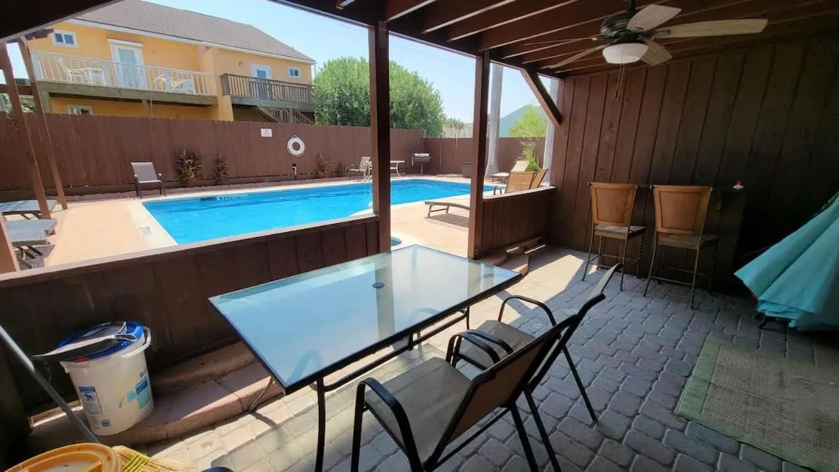 Swimming pool in Campeche Triplex Unit A