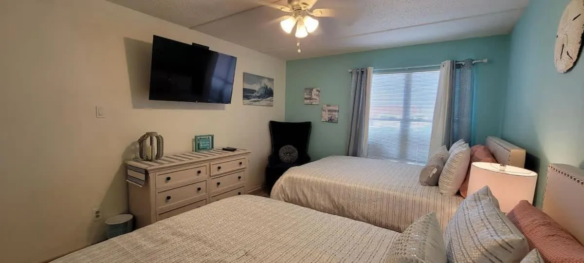 Bed in Gulfview II #408