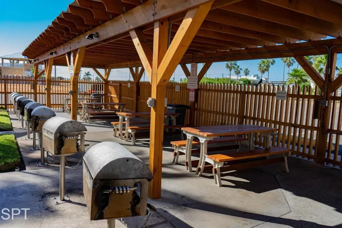 Other in Gulfview II #410 Luxe