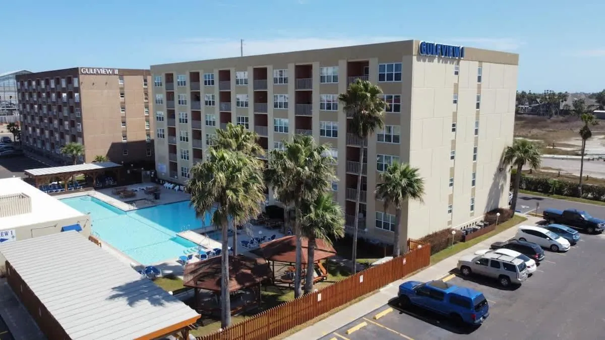 Swimming pool in Gulfview II #604