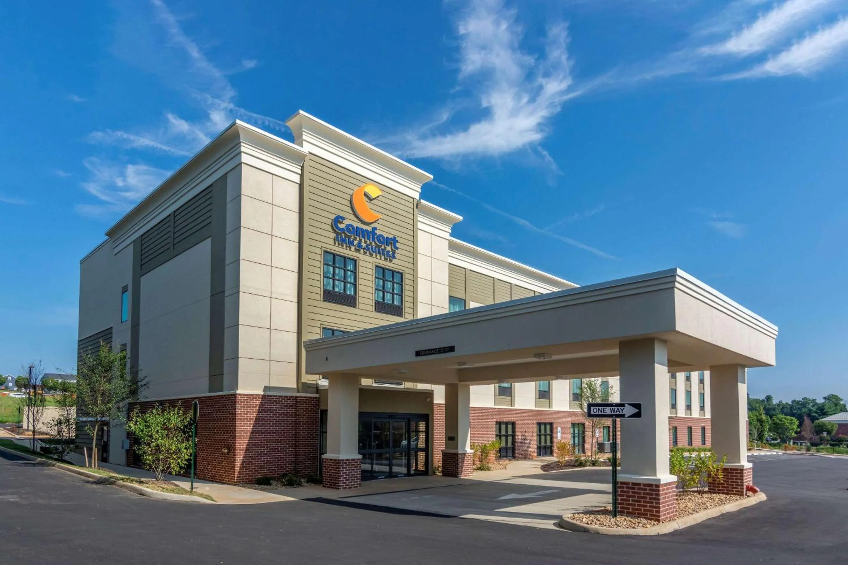 Property building in Comfort Inn & Suites Charlottesville Hollymead Town Center