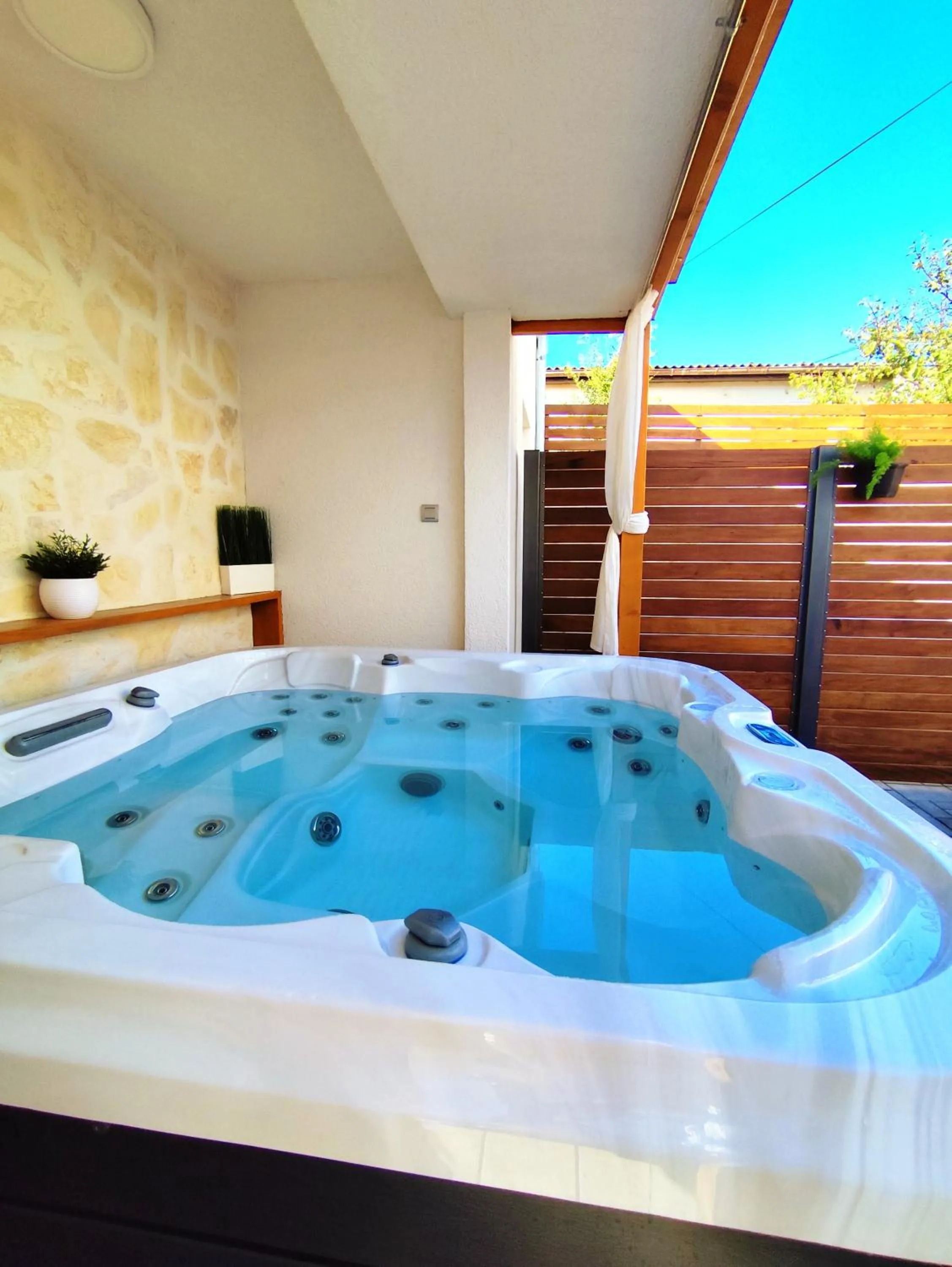 Tonina - private jacuzzi, free parking, terrace