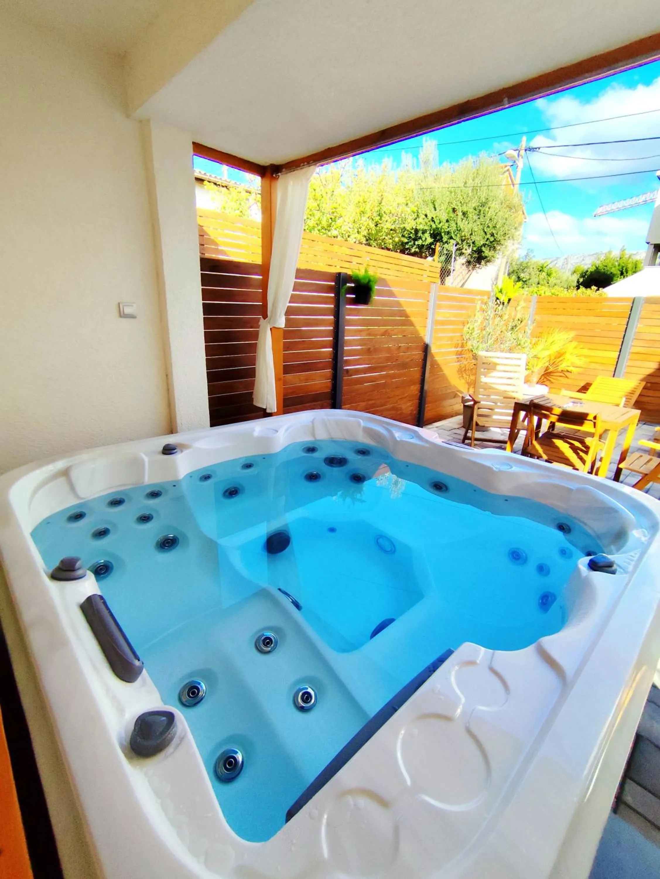 Tonina - private jacuzzi, free parking, terrace