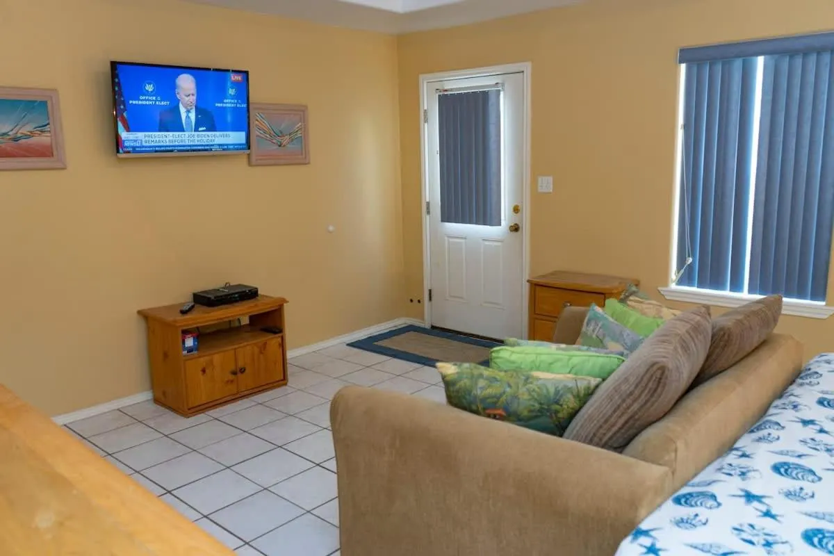 Living room, Bed in Blue Siren House