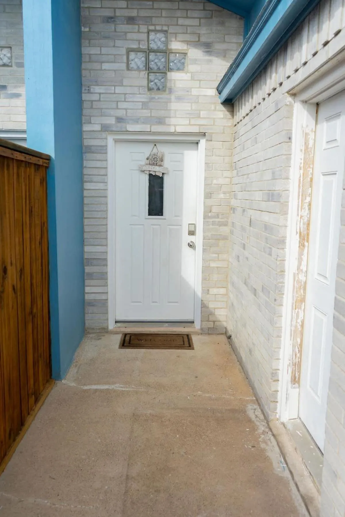 Other in Blue Siren House