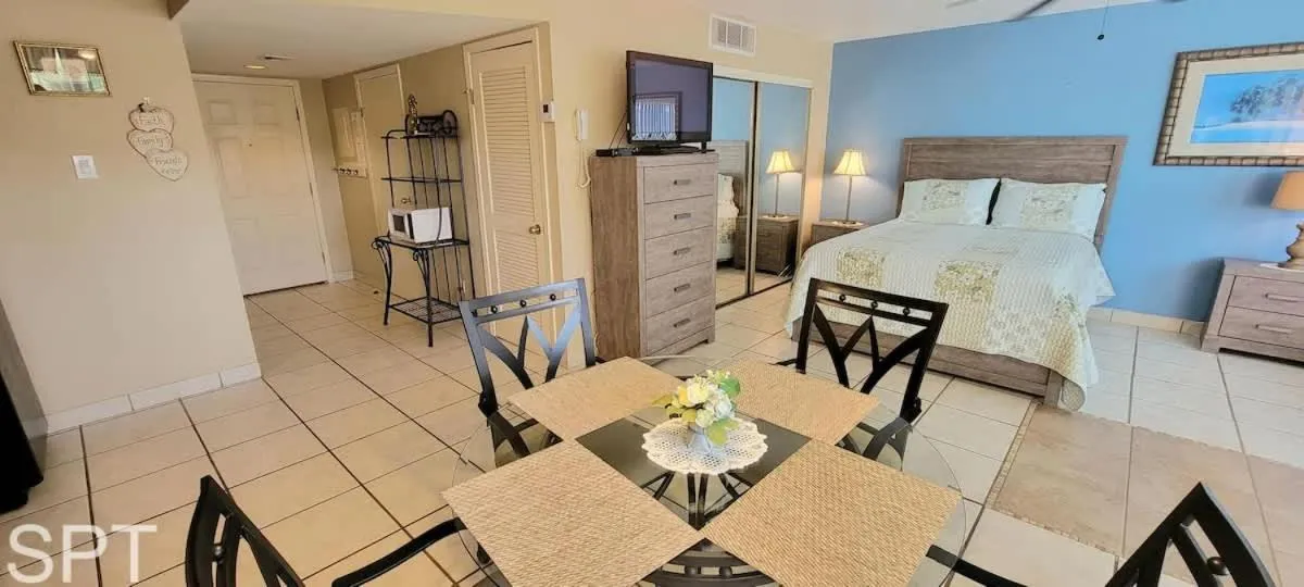 Dining area in Gulfview I #205