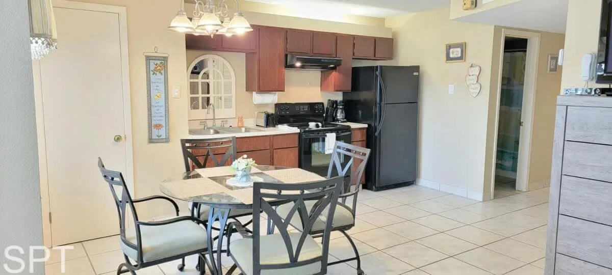 Dining area in Gulfview I #205
