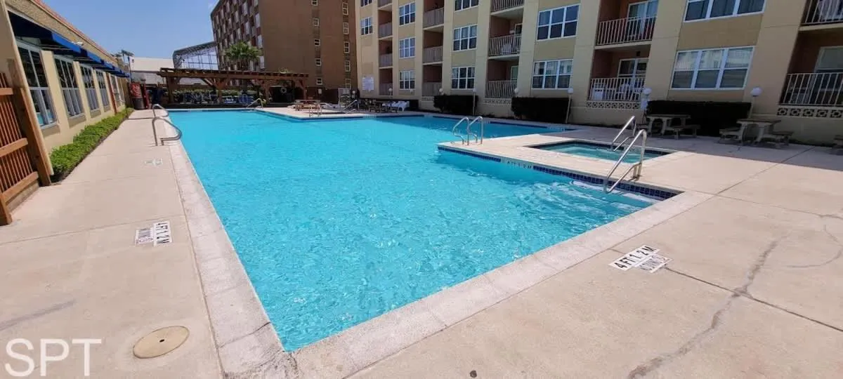 Swimming pool in Gulfview I #205