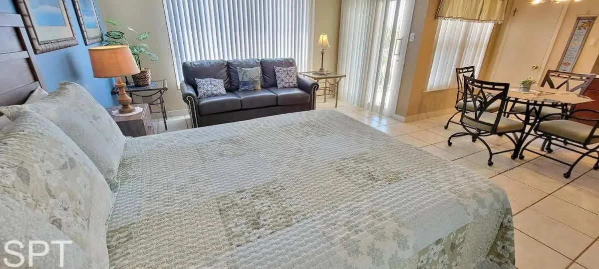 Bed in Gulfview I #205