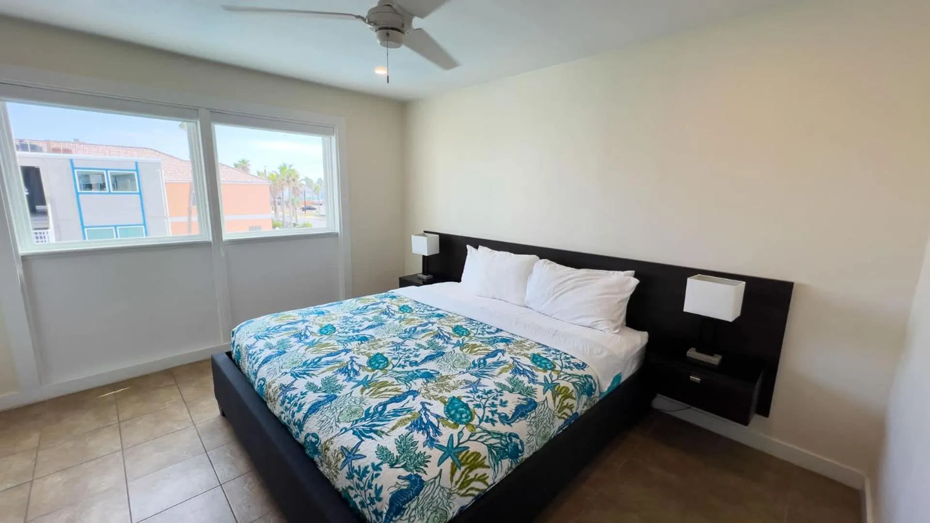 Bed in La Internacional 313