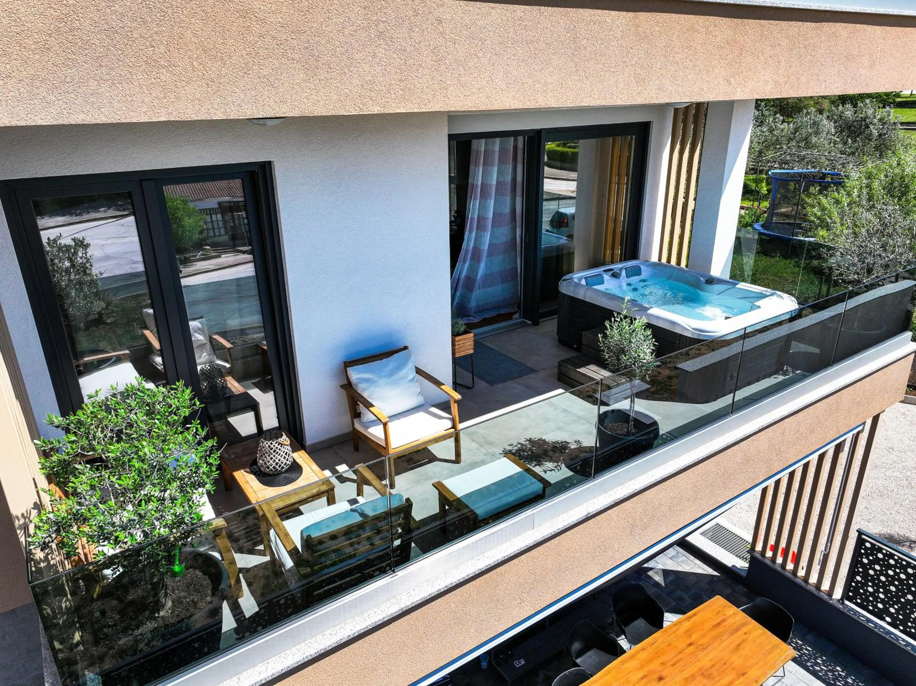 Luma Luxury Apartment with Jacuzzi