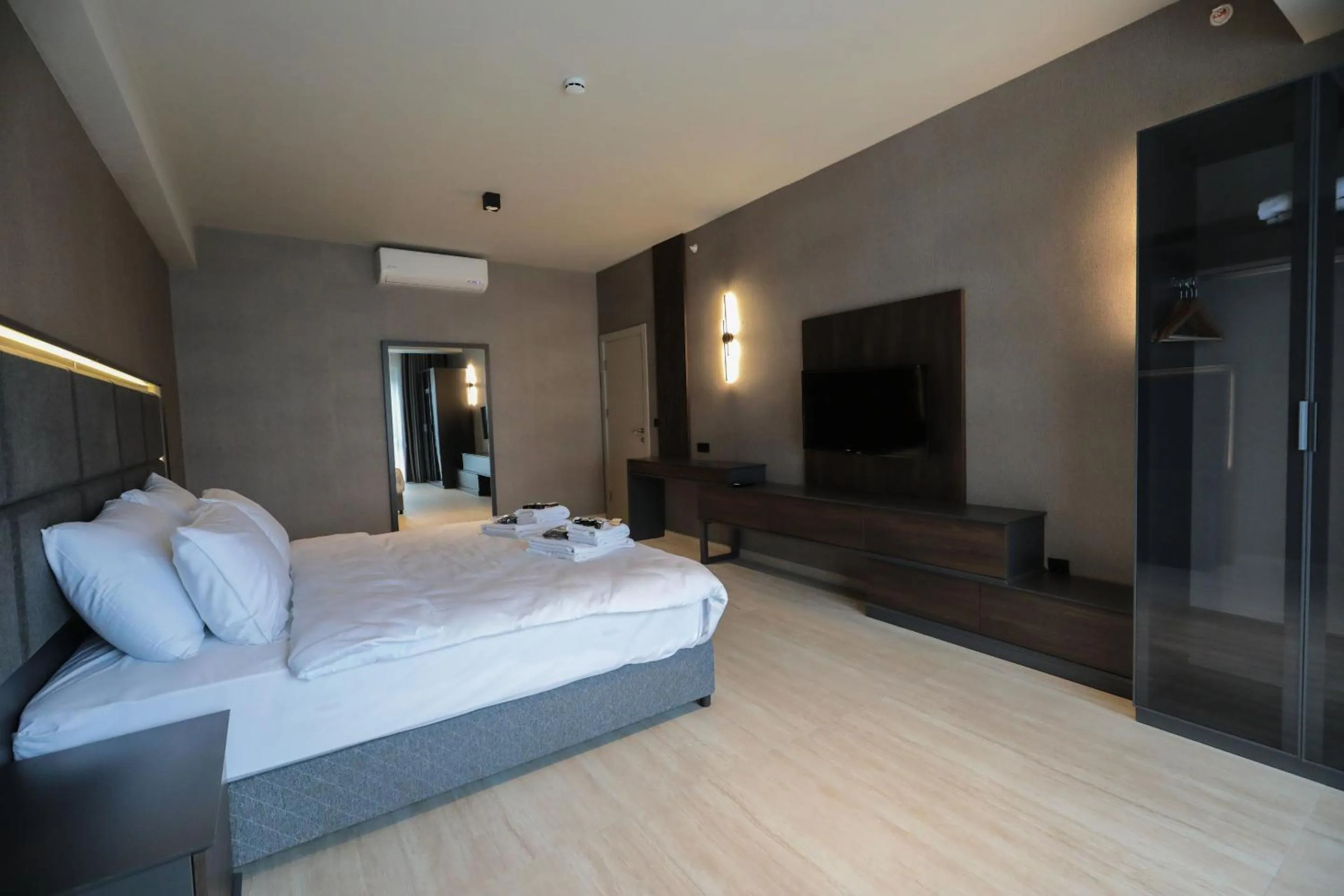 TV and multimedia, Bed in Hotel54