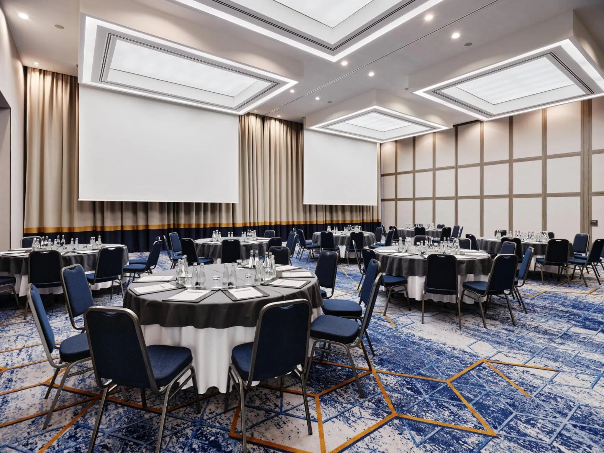 Meeting/conference room in InterContinental Warszawa by IHG