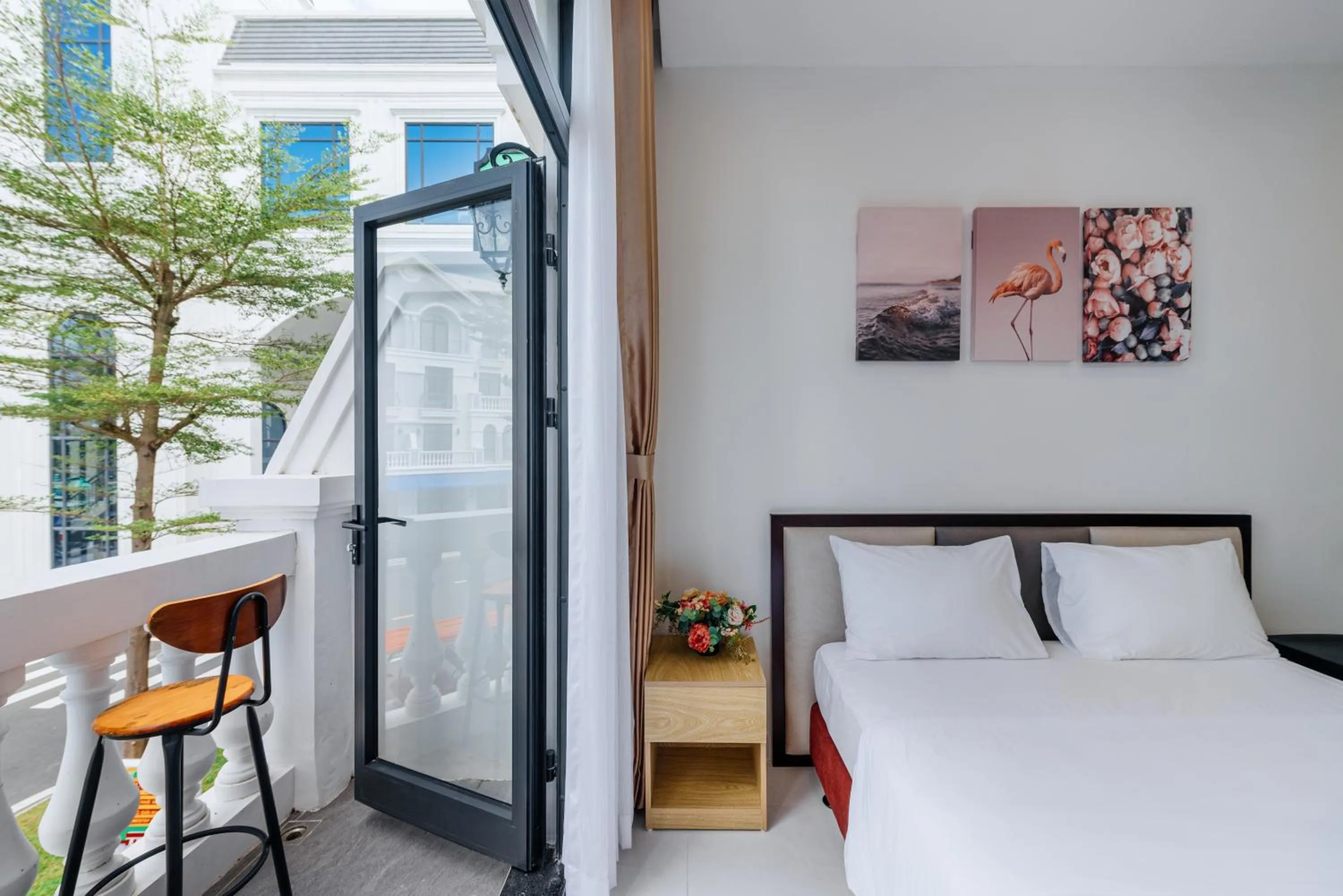 Balcony/Terrace, Bed in Lalisa Hotel Grand World Phu Quoc