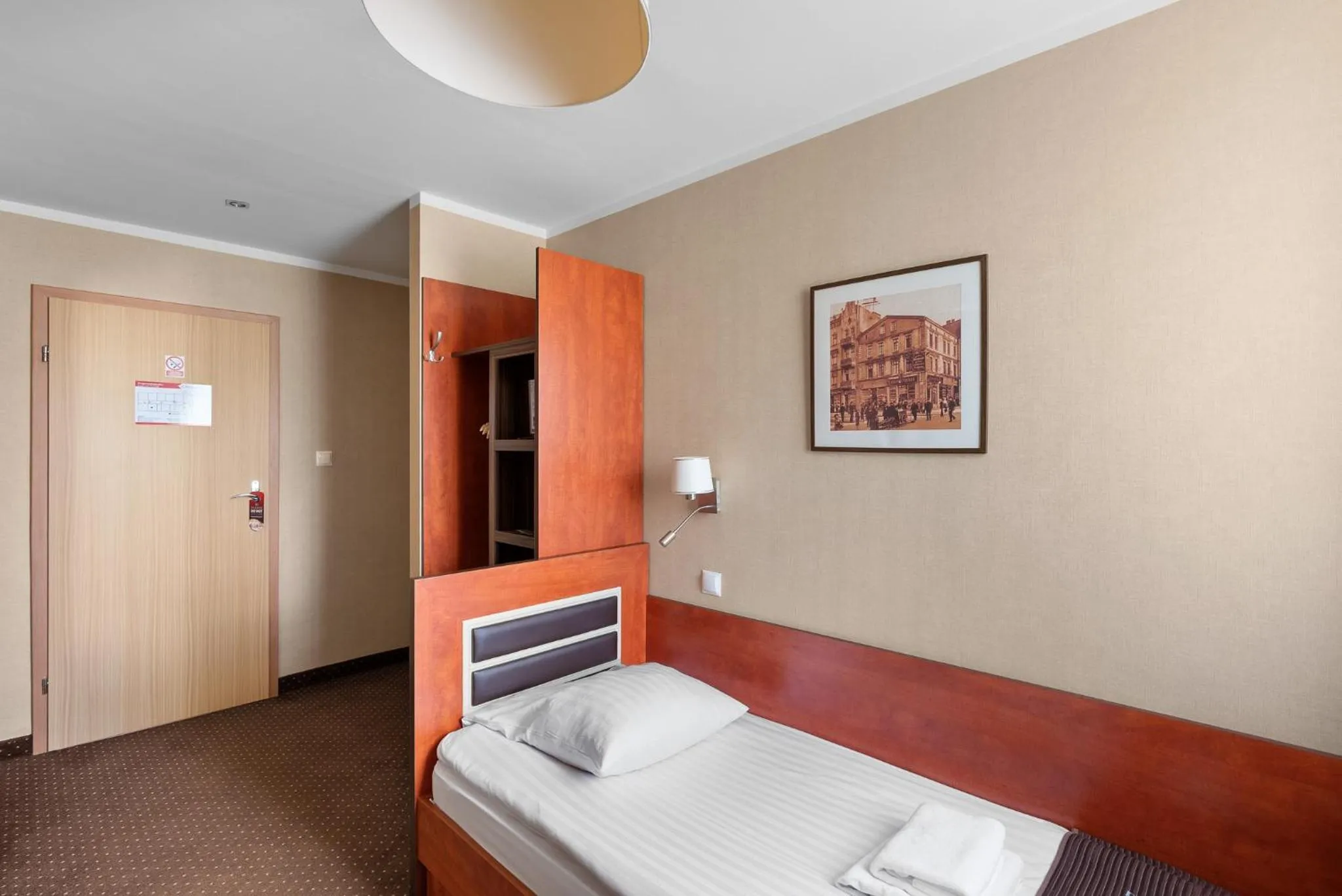 Bed in Hotel Diament Zabrze - Gliwice