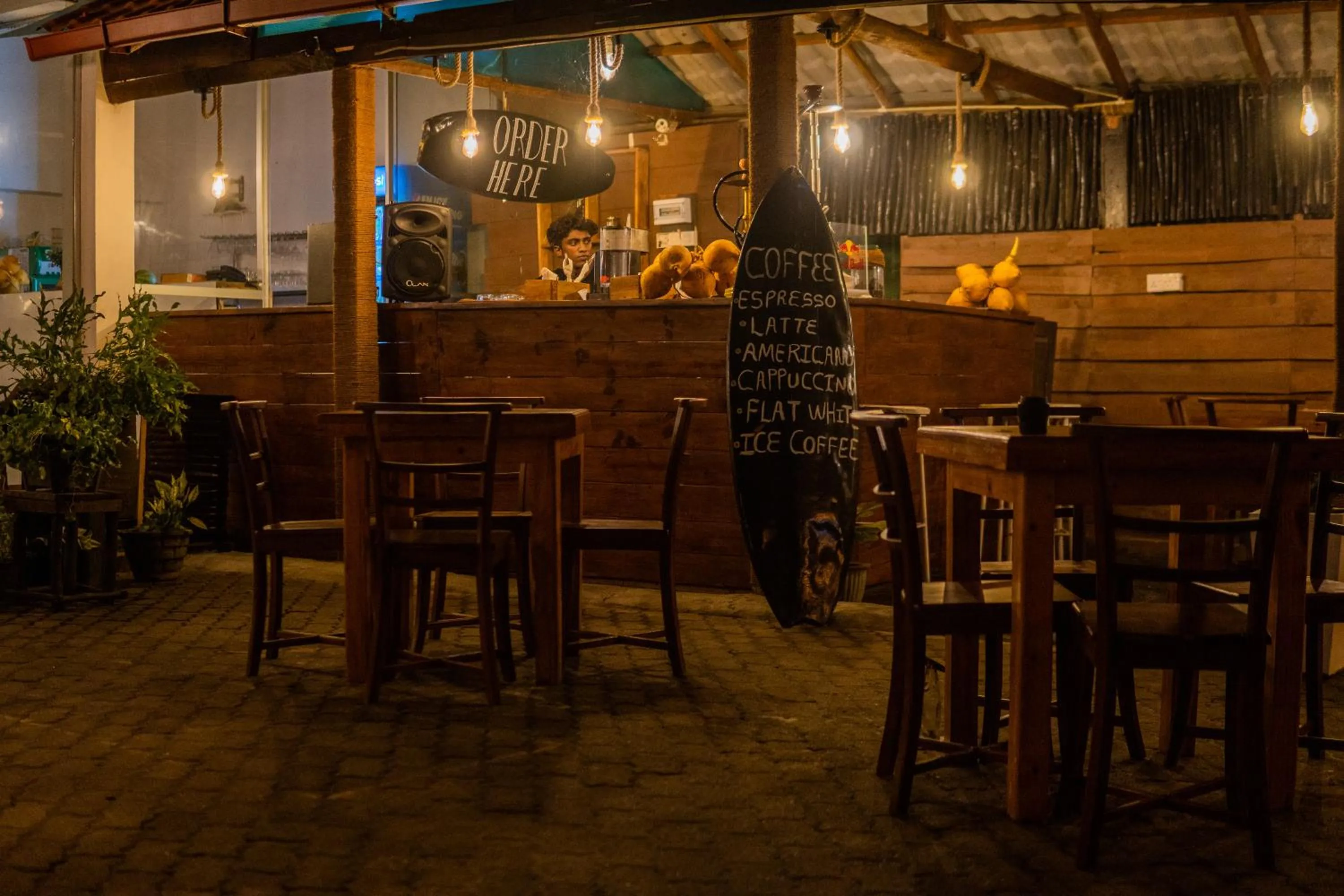 Restaurant/places to eat in New Golden Bay Resort Weligama