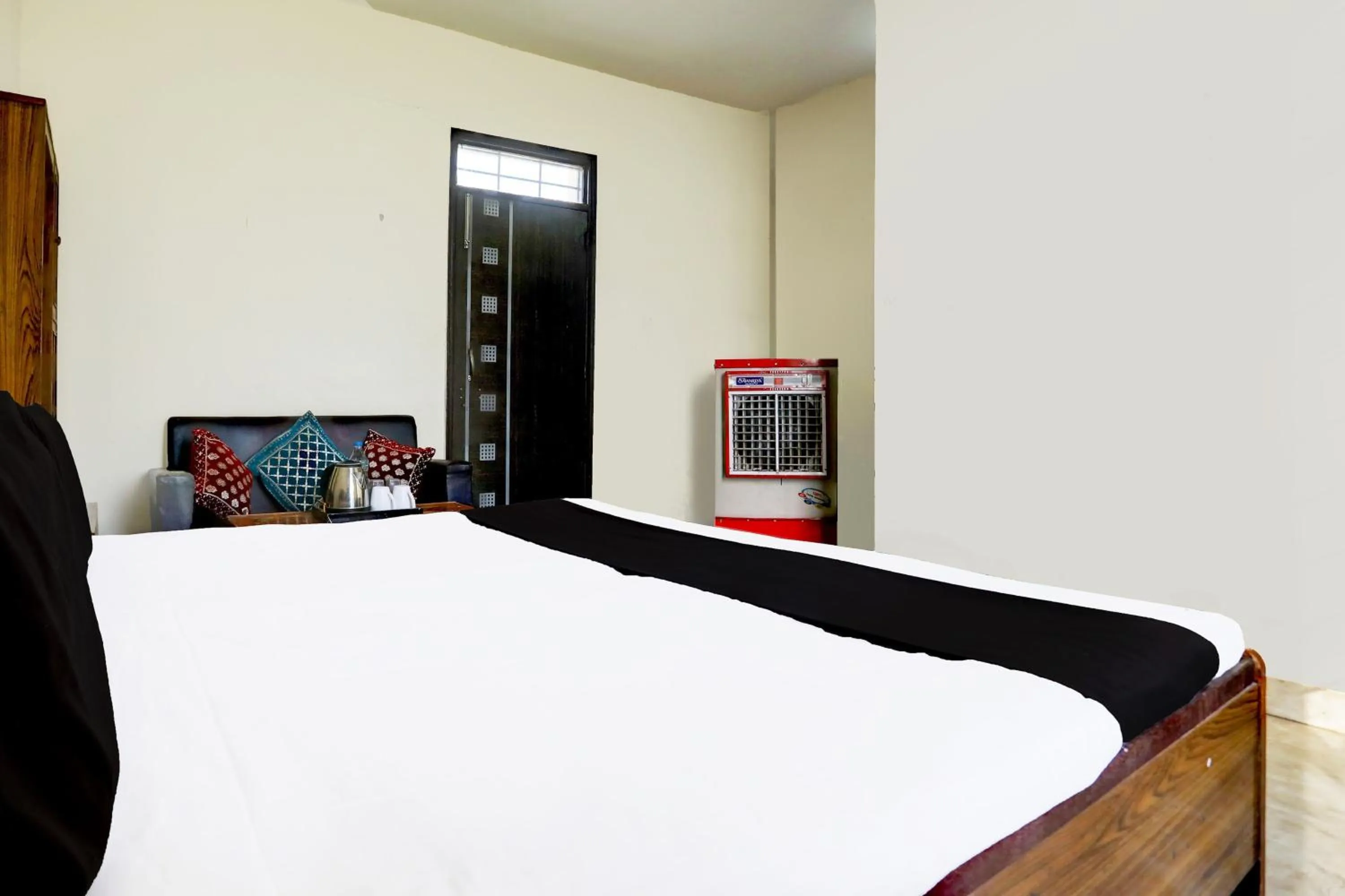 Bedroom, Bed in SPOT ON Prithvi Garden