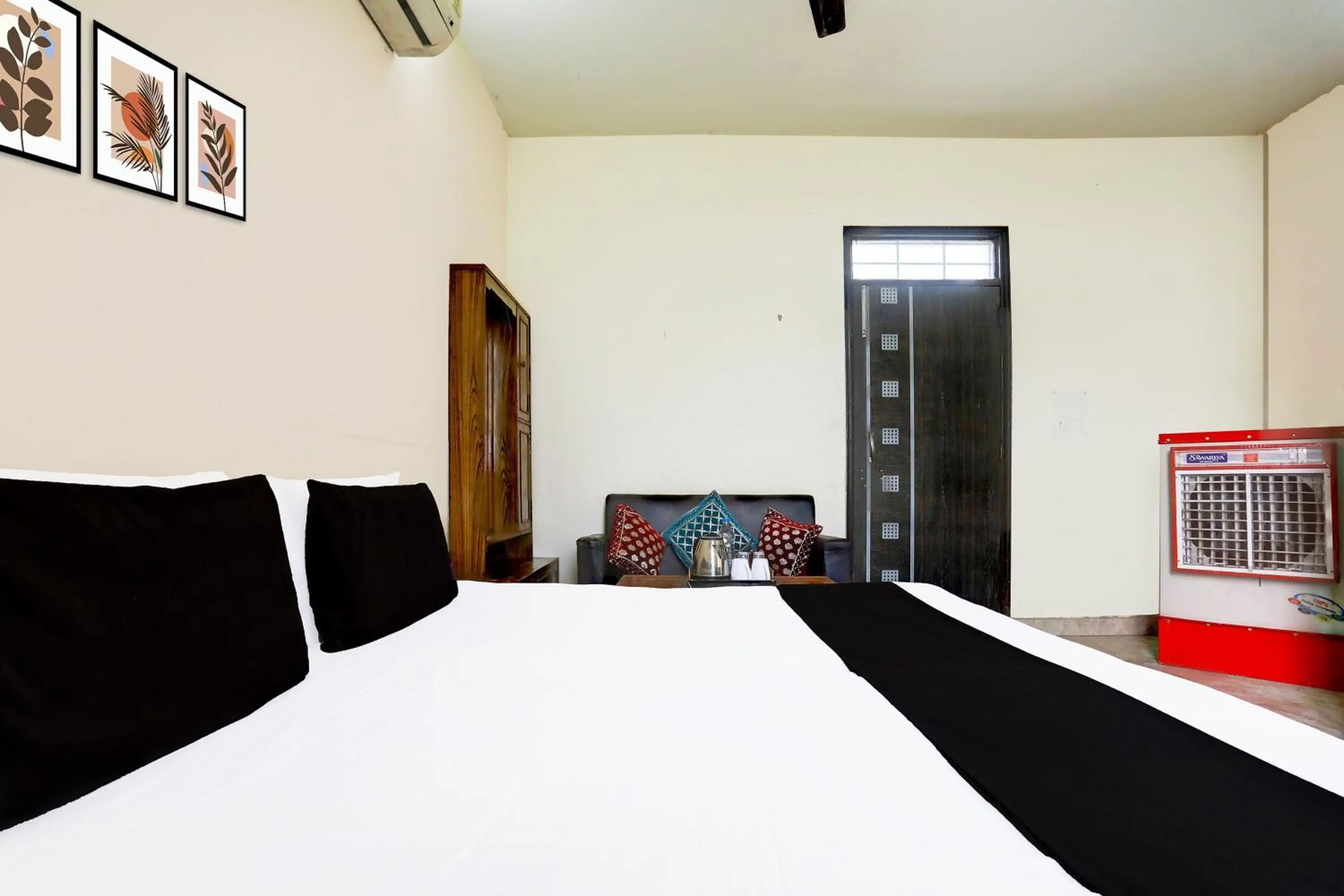 Bedroom, Bed in SPOT ON Prithvi Garden