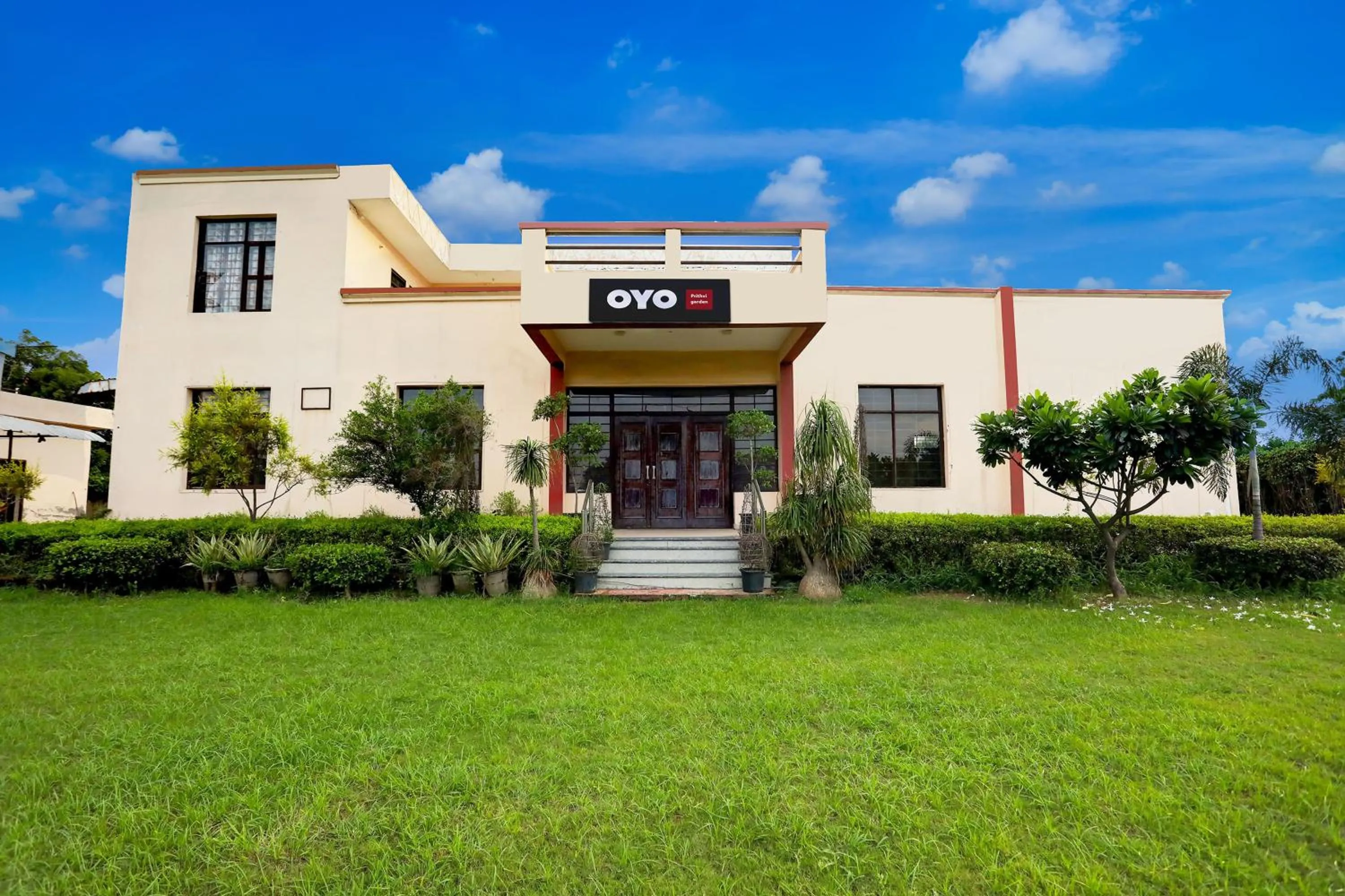 Facade/entrance in SPOT ON Prithvi Garden