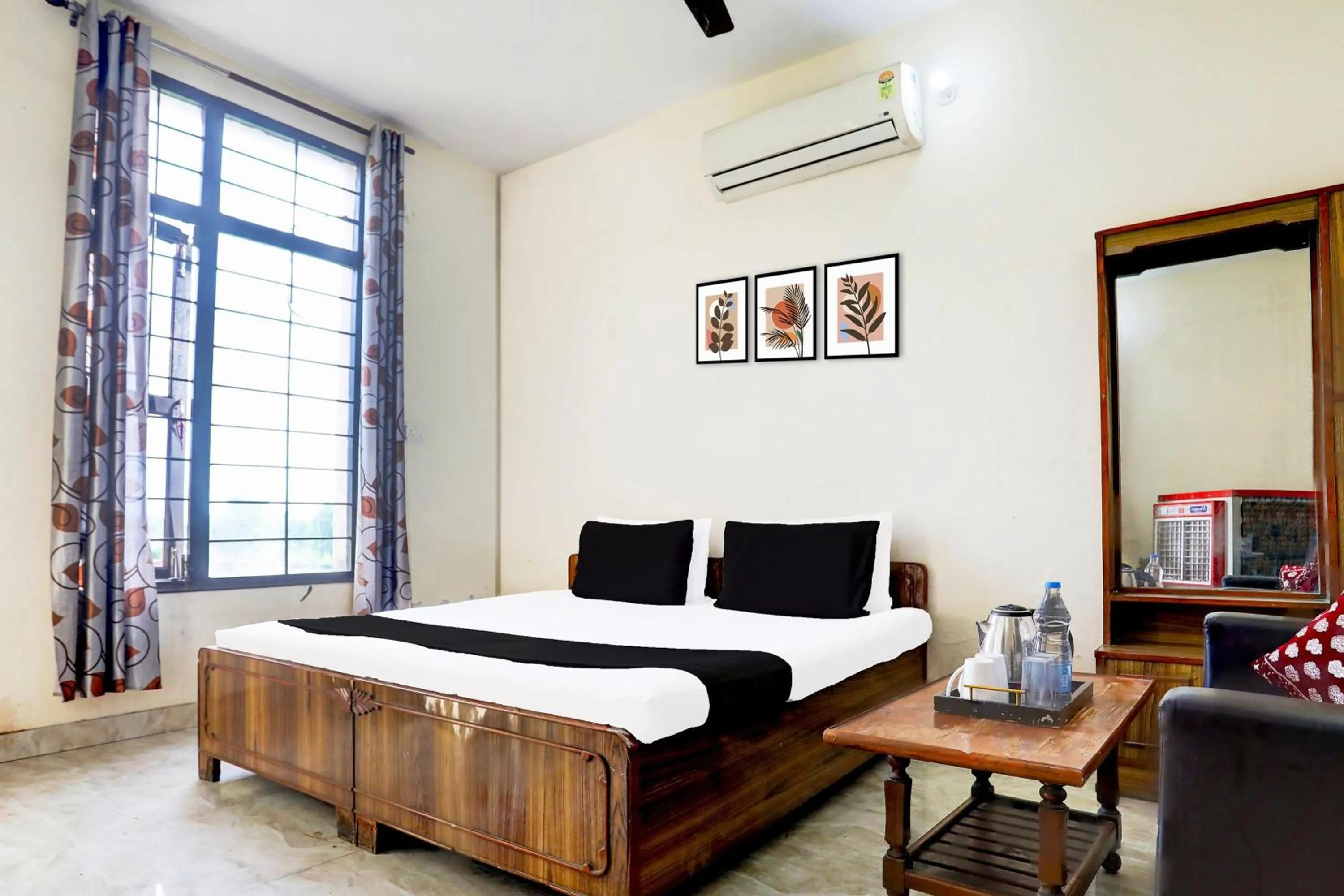 Bedroom, Bed in SPOT ON Prithvi Garden