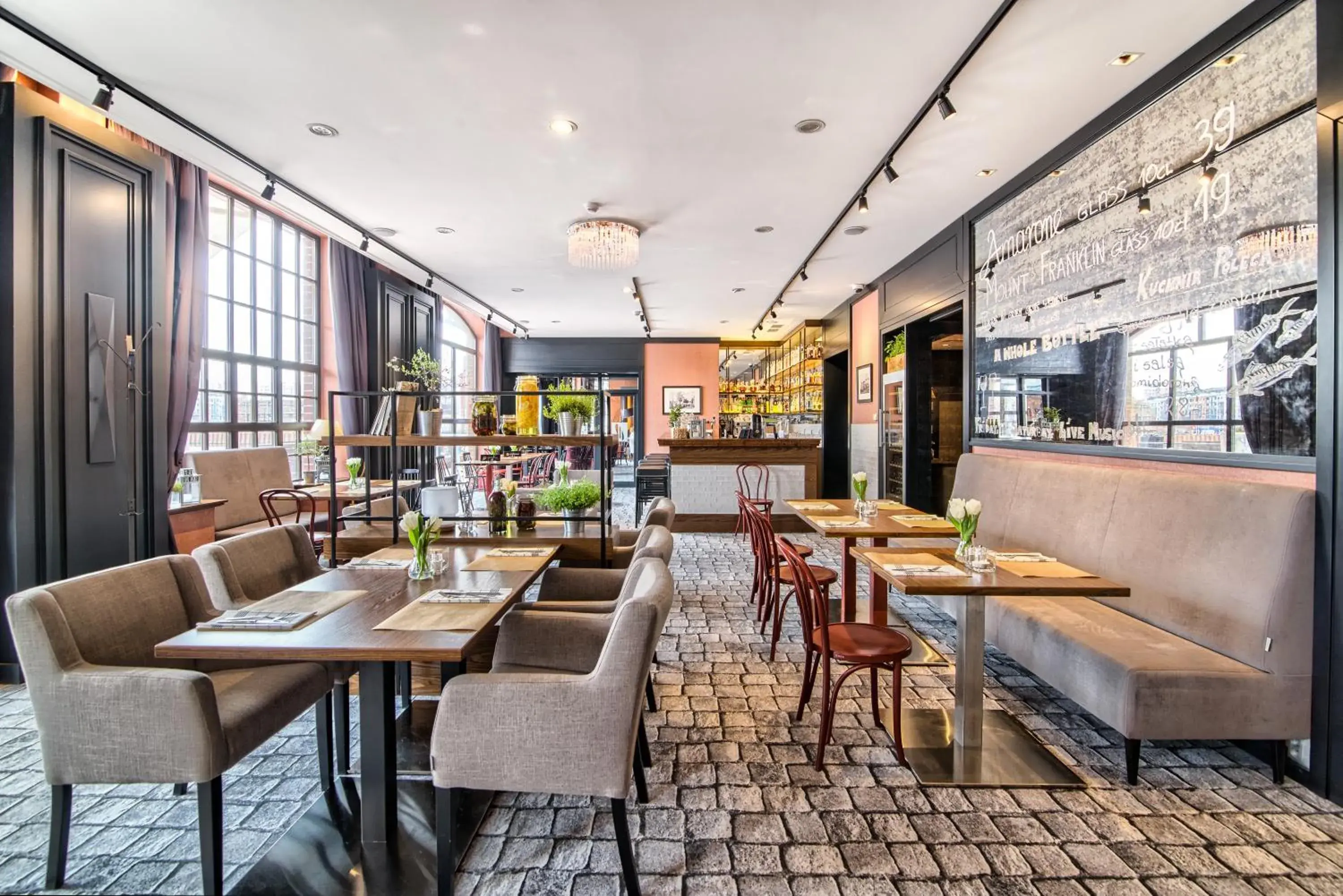 Restaurant/places to eat in Hotel Hanza Restaurant/places to eat in Hotel Hanza