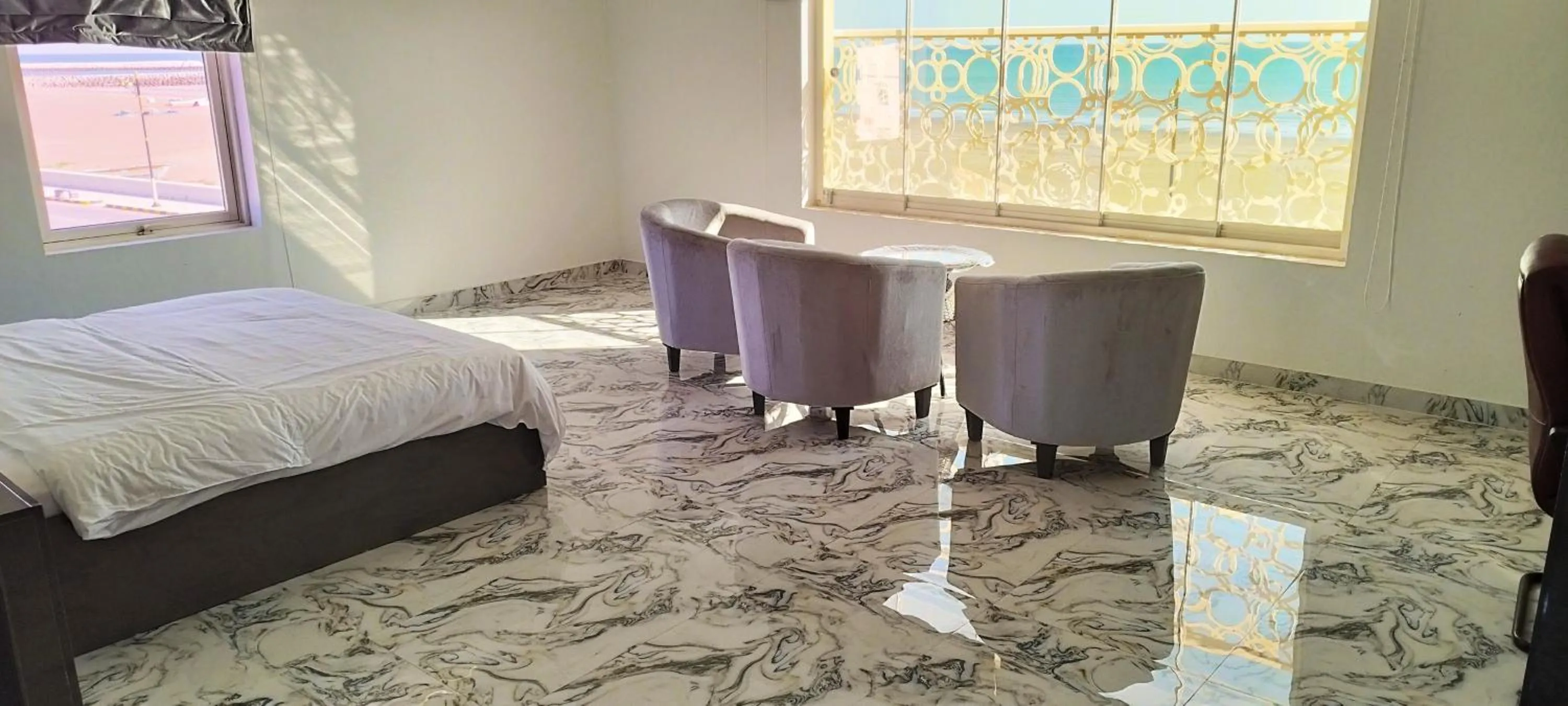 Deluxe Double Room with Sea View in Marina H