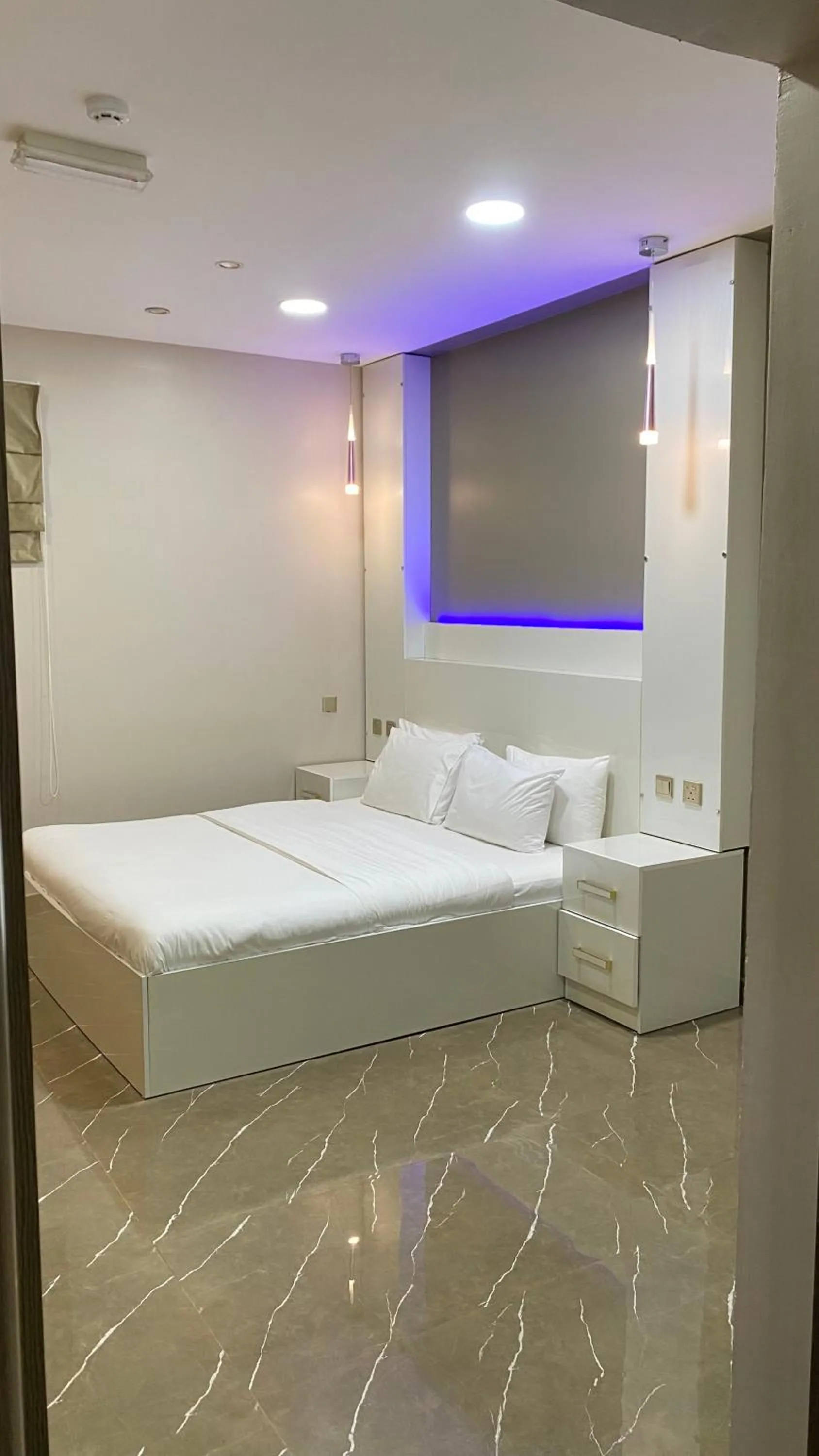 Family Room with Side Sea View in Marina H