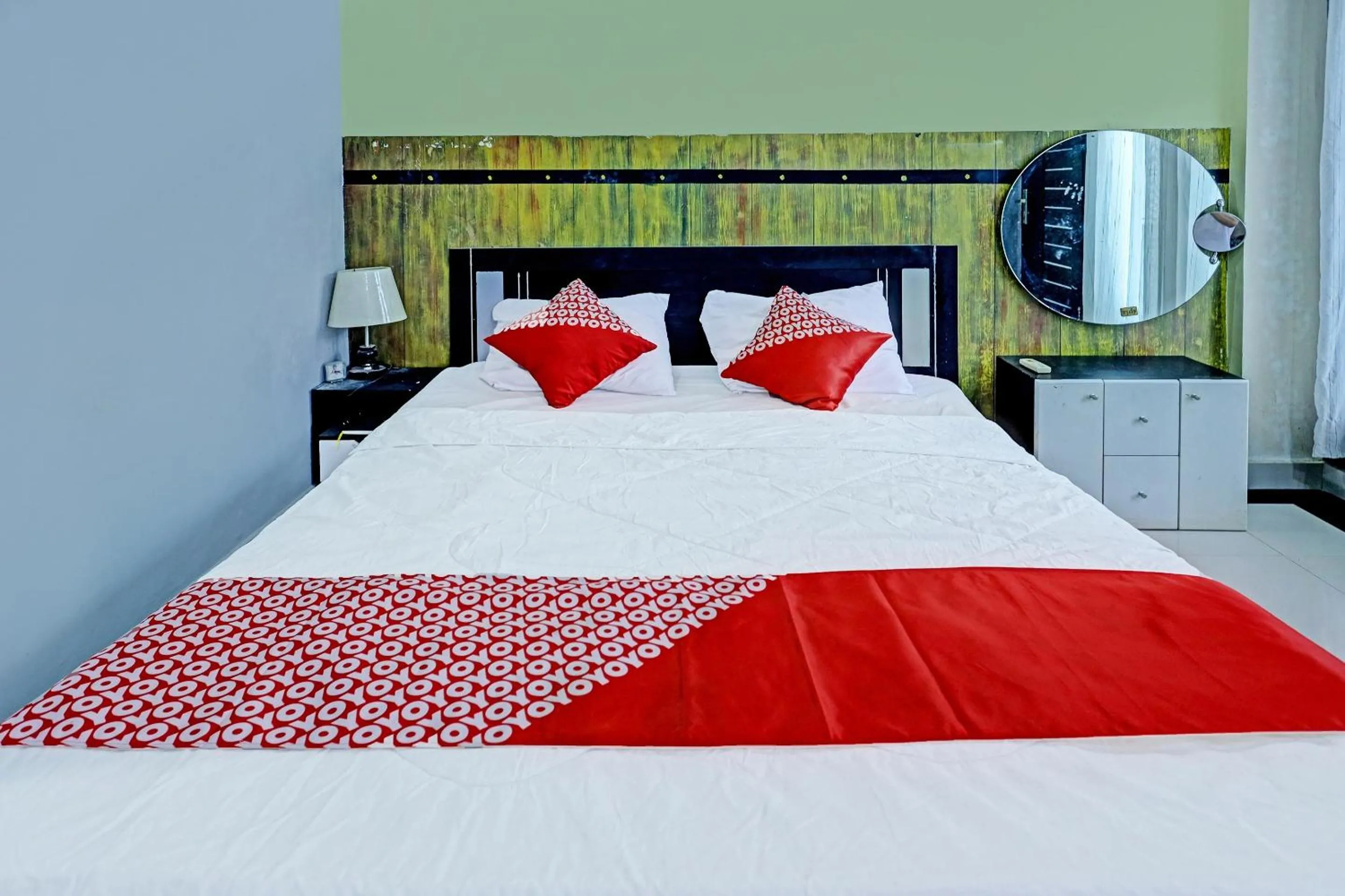 Bedroom, Bed in Hotel O Lia Stay Syariah