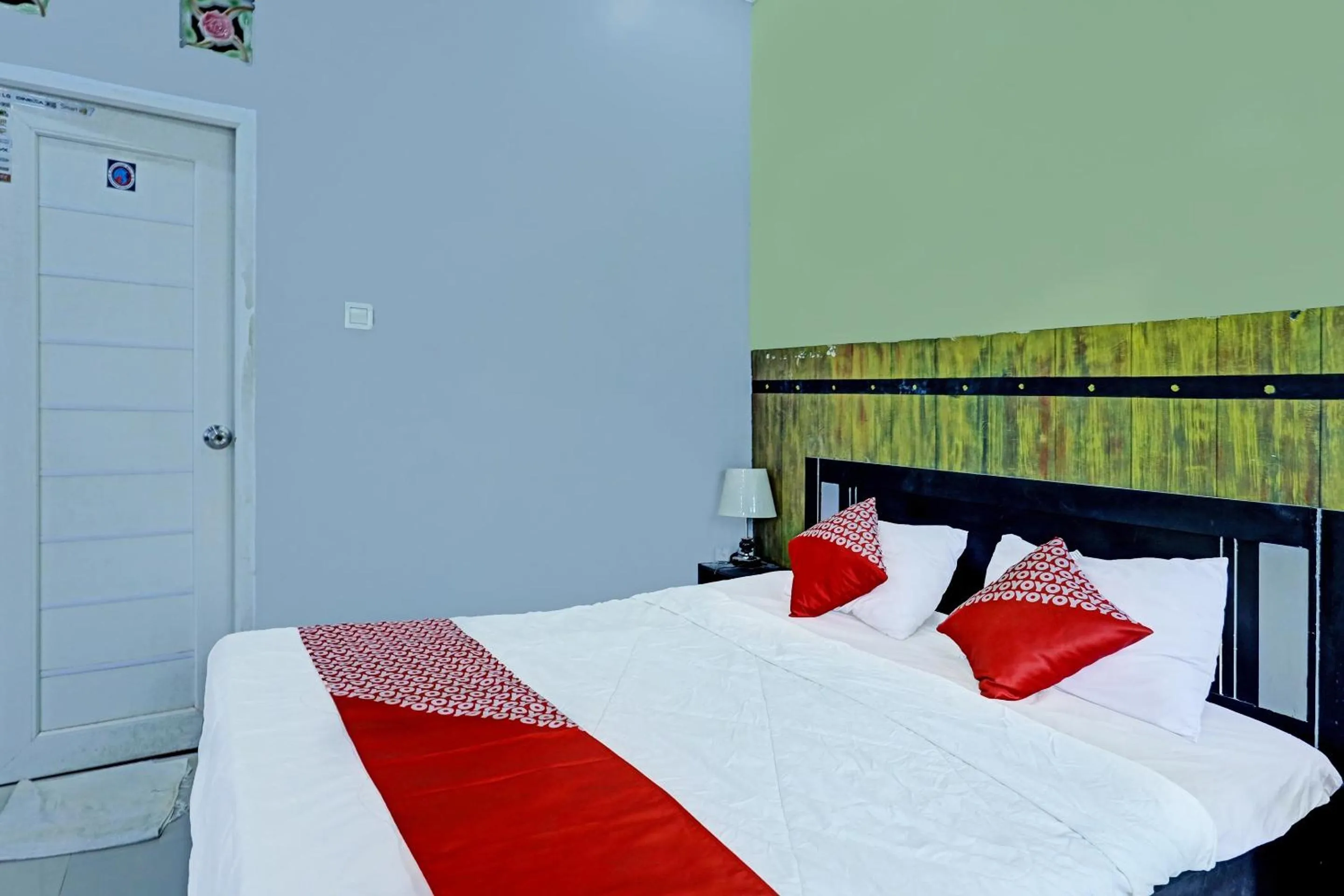 Bedroom, Bed in Hotel O Lia Stay Syariah