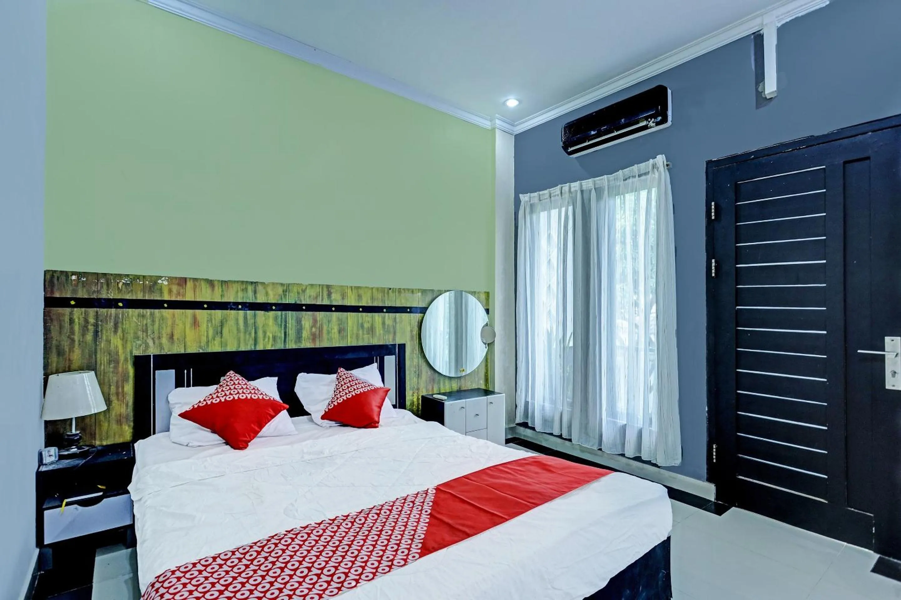 Bedroom, Bed in Hotel O Lia Stay Syariah