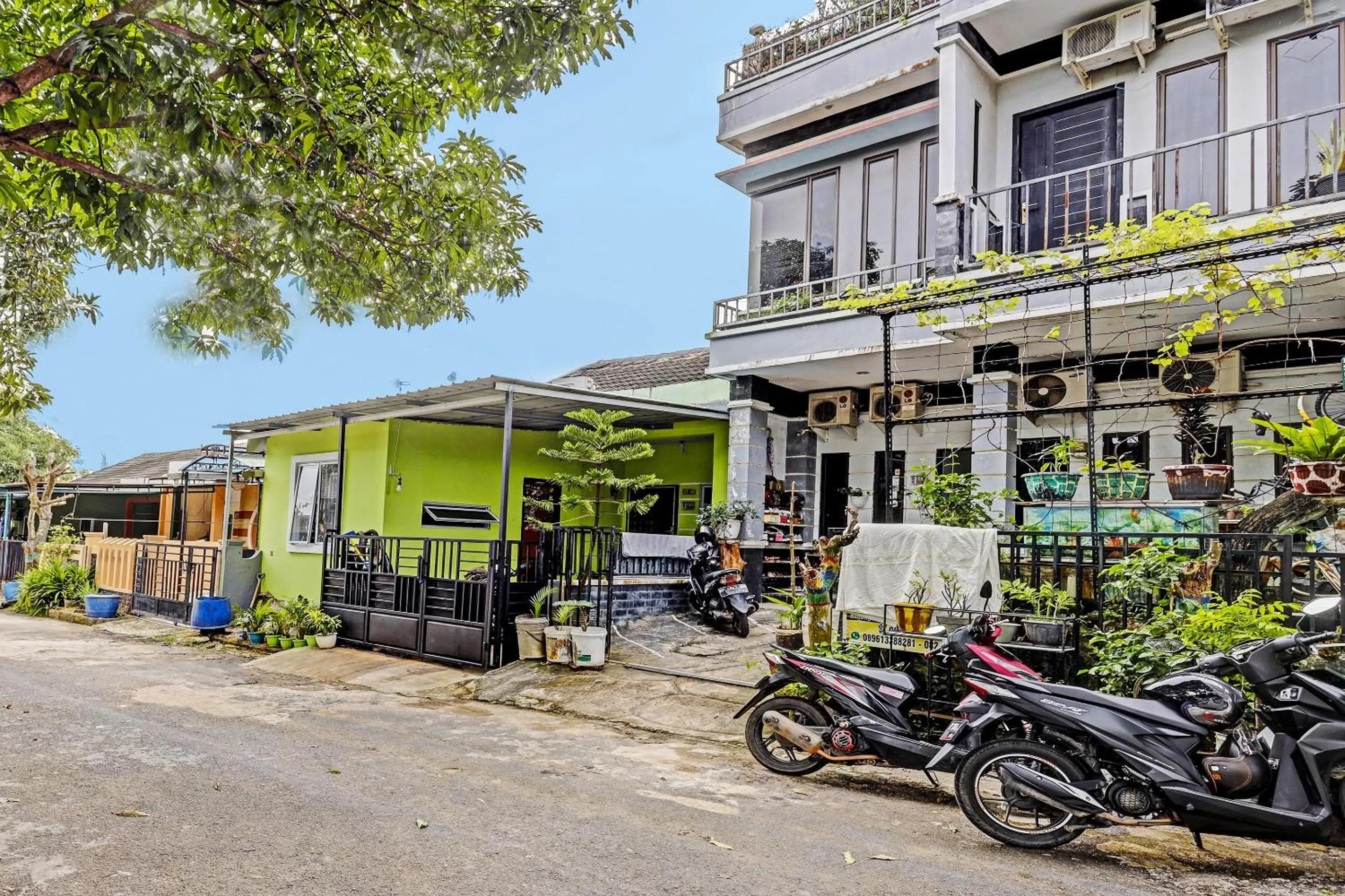 Facade/entrance in Hotel O Lia Stay Syariah