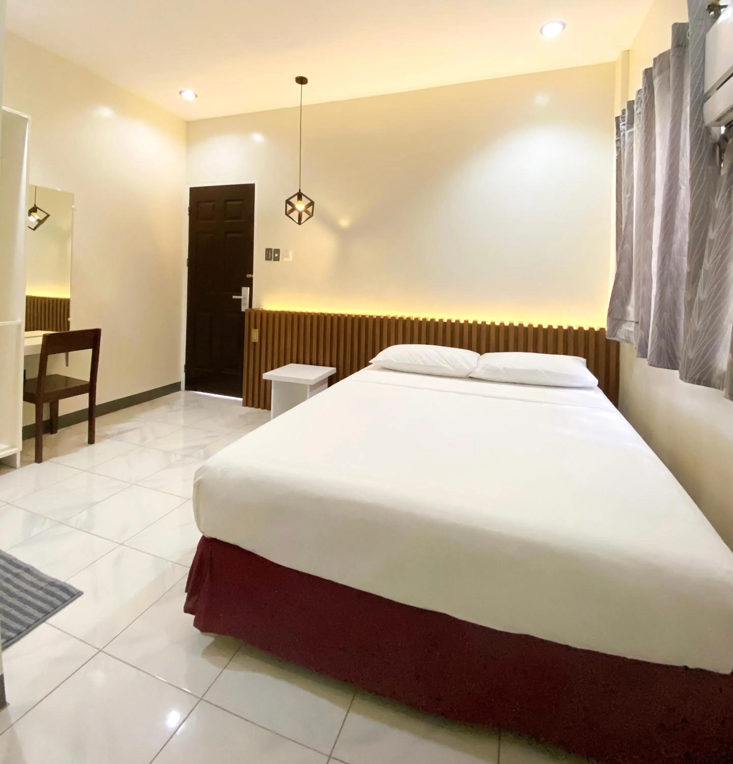 Bedroom, Bed in Ariano's Inn