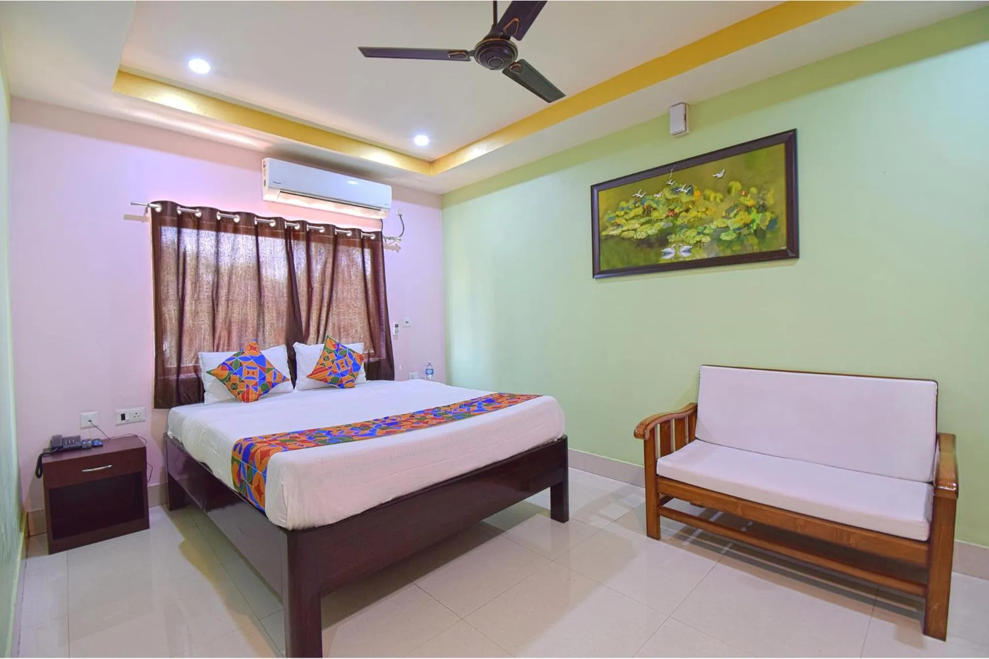 Bed in FabHotel Knight Airways - Nr Guwahati Airport