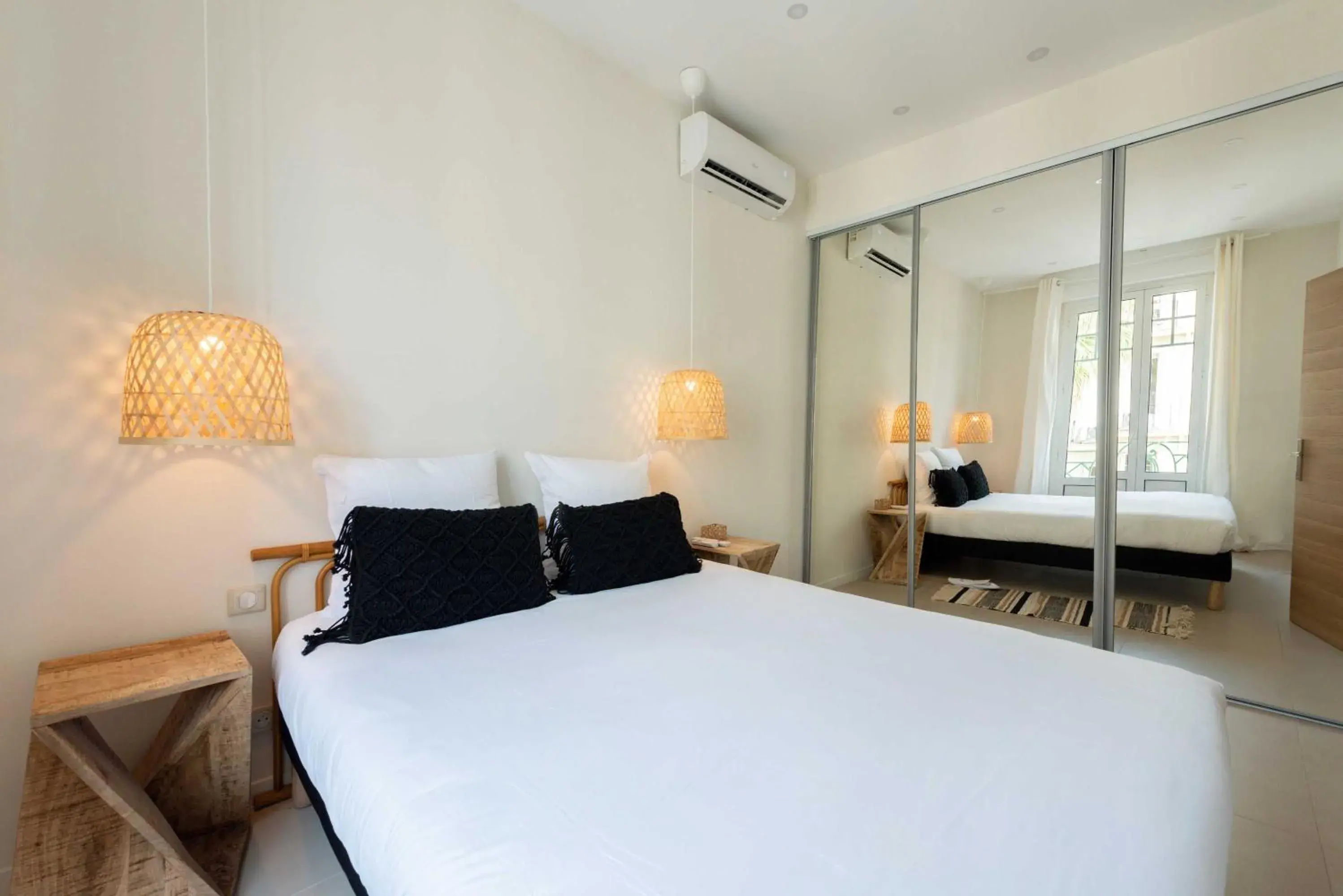 Nice apartment Juan-Les-Pins - 300m Beach Nice apartment Juan-Les-Pins - 300m Beach